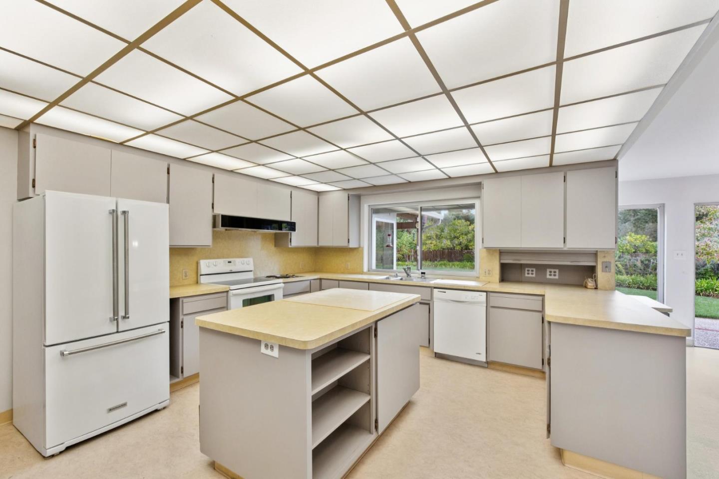 Detail Gallery Image 90 of 139 For 57 Fairview Ave, Atherton,  CA 94027 - 6 Beds | 3/1 Baths