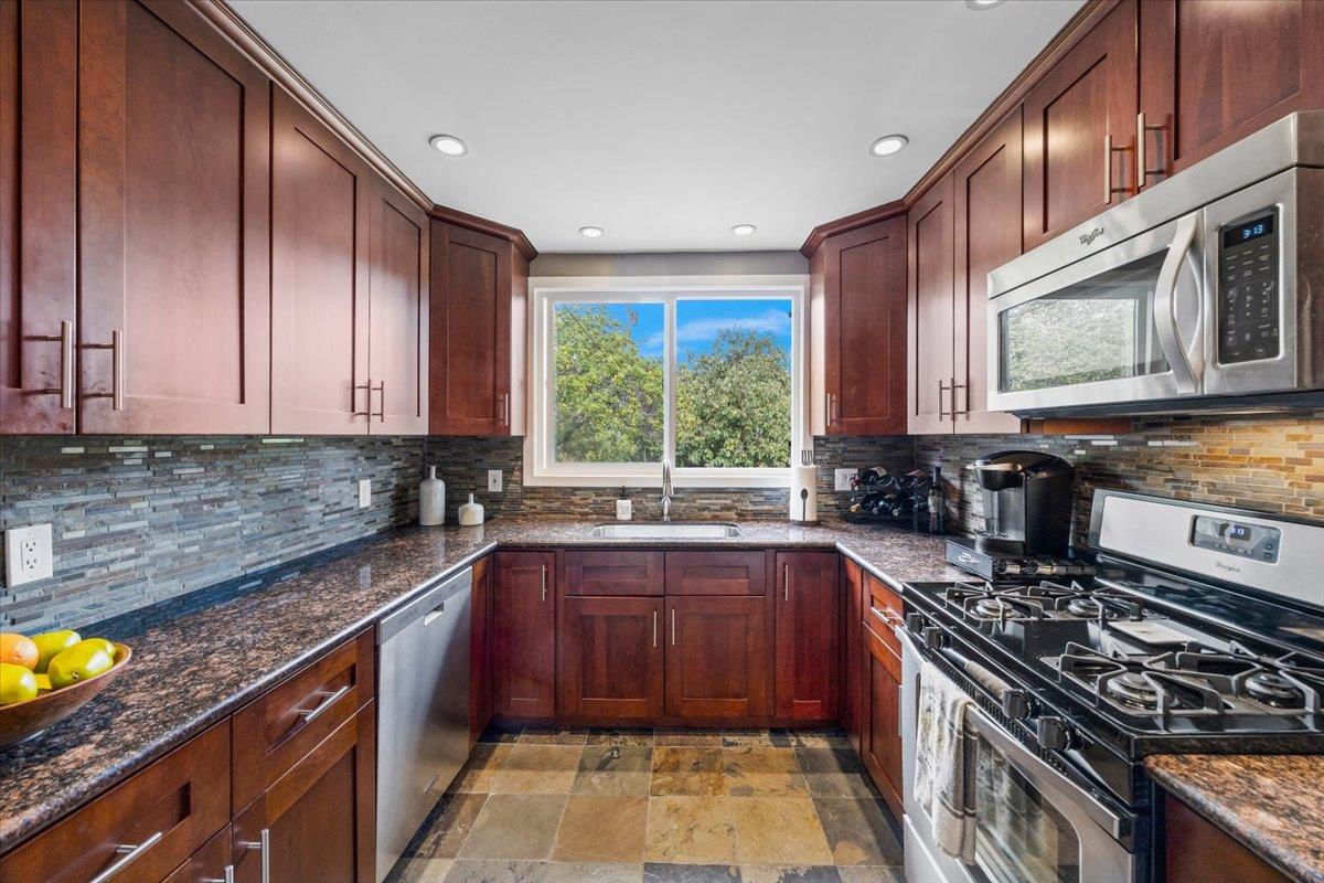 Detail Gallery Image 22 of 47 For 3605 Pacific Blvd, San Mateo,  CA 94403 - 2 Beds | 1 Baths