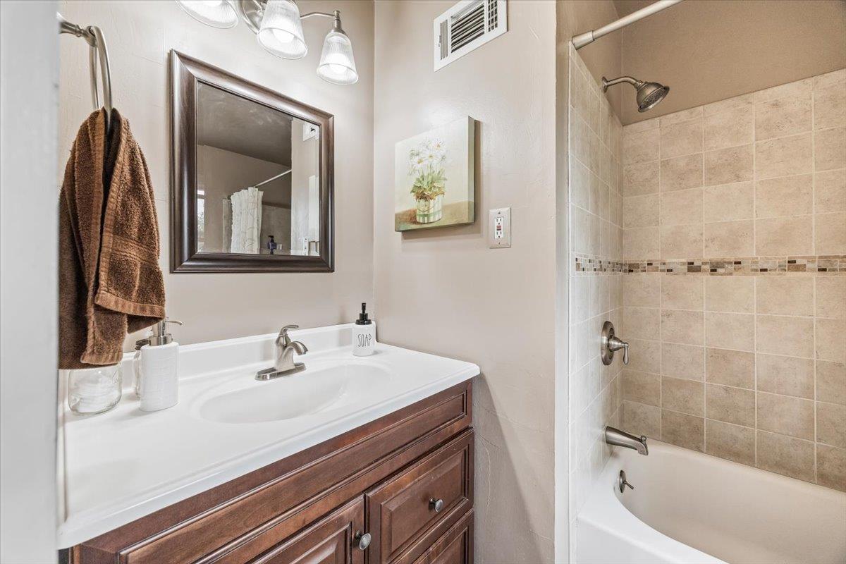 Detail Gallery Image 24 of 47 For 3605 Pacific Blvd, San Mateo,  CA 94403 - 2 Beds | 1 Baths