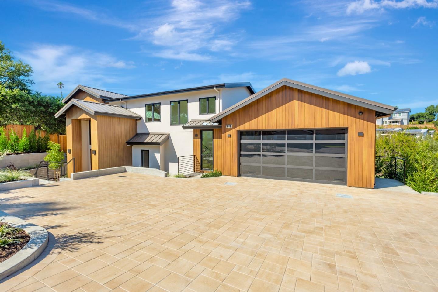 Front Image Thumbnail for ML82025122