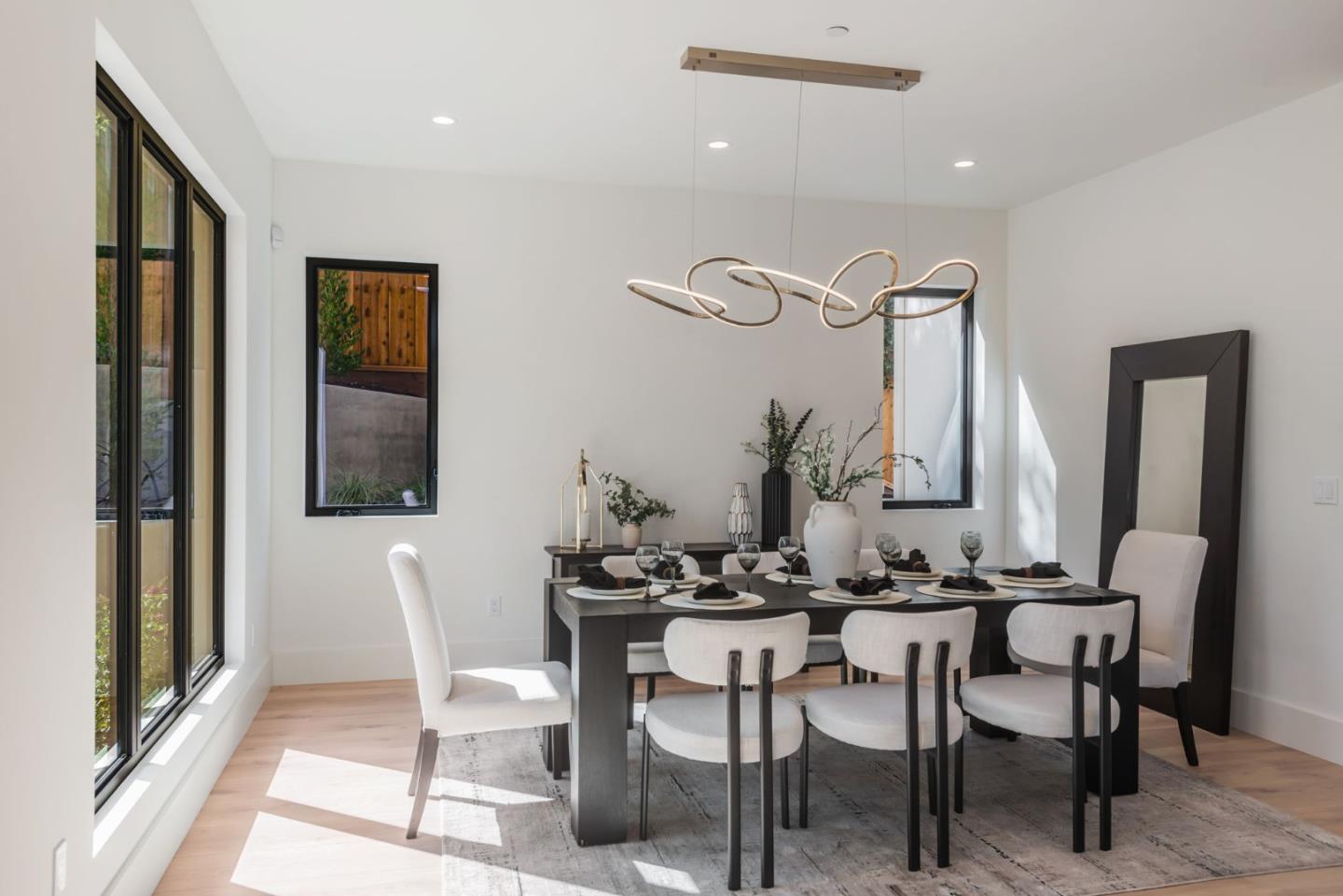 Detail Gallery Image 12 of 53 For 1019 Wilmington Way, Redwood City,  CA 94062 - 4 Beds | 3/1 Baths