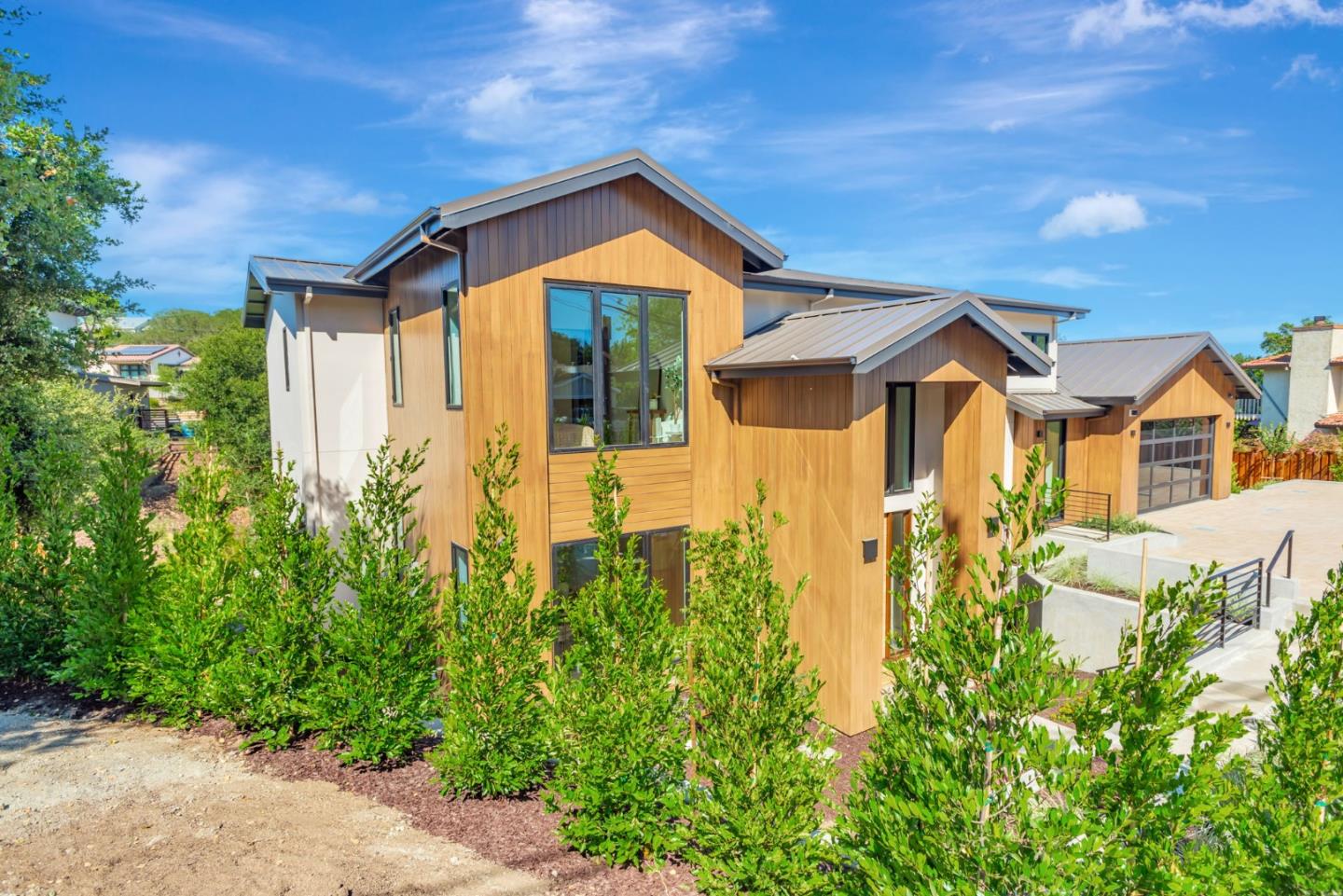 Detail Gallery Image 2 of 53 For 1019 Wilmington Way, Redwood City,  CA 94062 - 4 Beds | 3/1 Baths