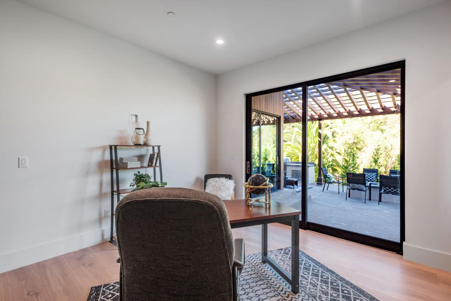 Detail Gallery Image 21 of 53 For 1019 Wilmington Way, Redwood City,  CA 94062 - 4 Beds | 3/1 Baths