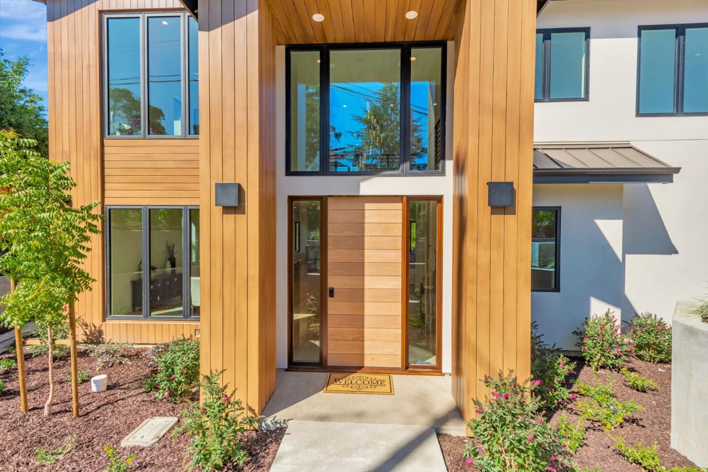 Detail Gallery Image 3 of 53 For 1019 Wilmington Way, Redwood City,  CA 94062 - 4 Beds | 3/1 Baths