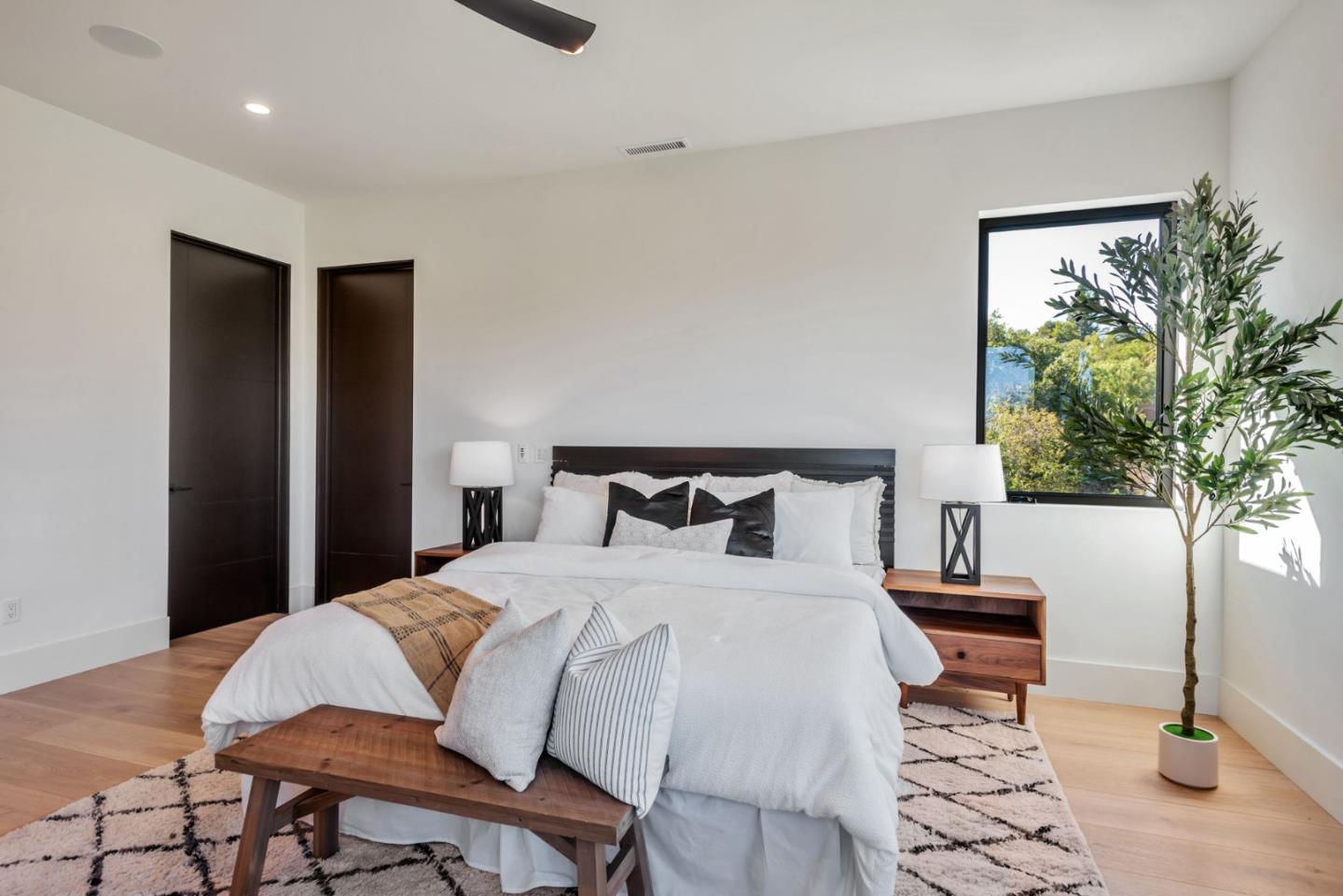 Detail Gallery Image 30 of 53 For 1019 Wilmington Way, Redwood City,  CA 94062 - 4 Beds | 3/1 Baths