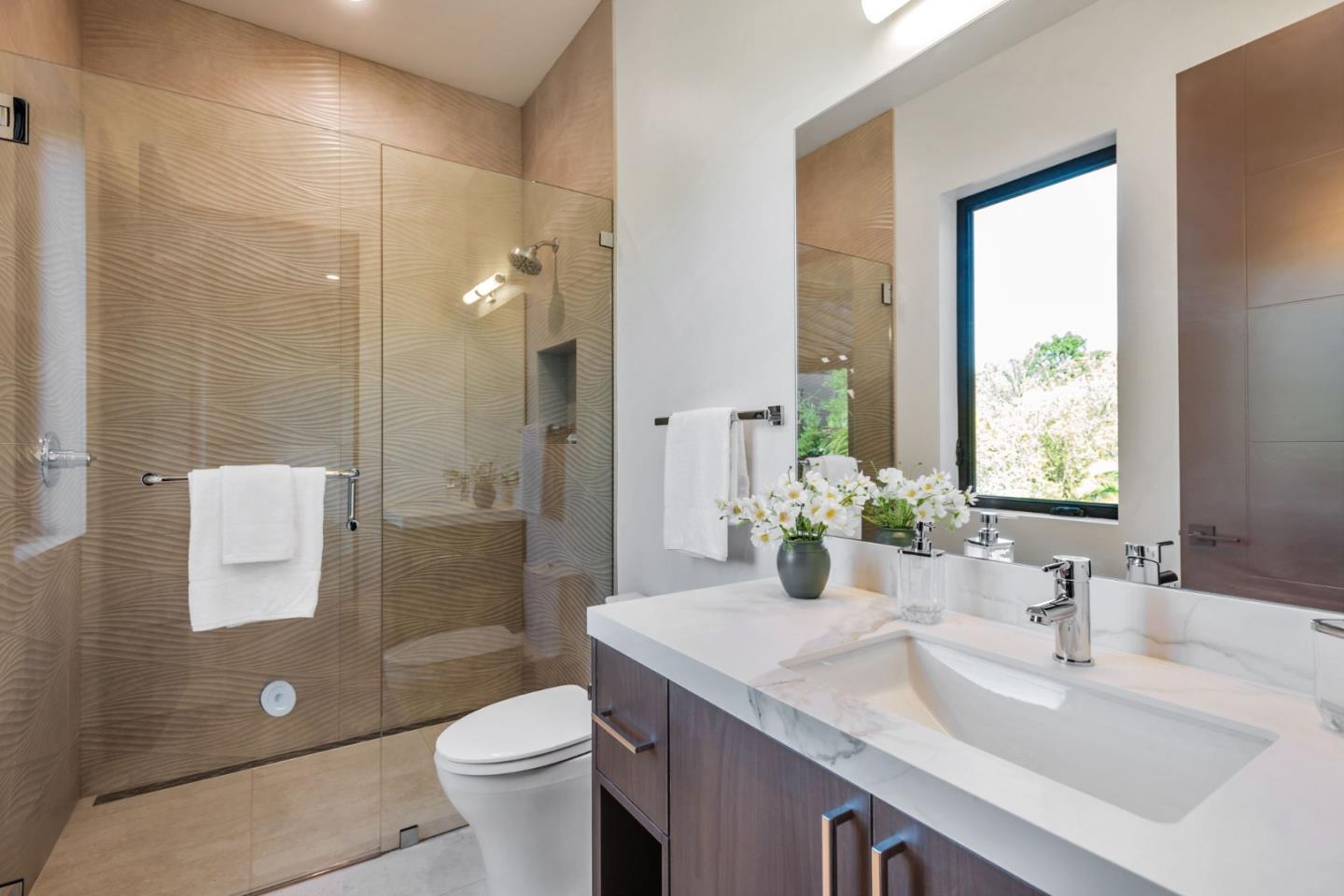 Detail Gallery Image 37 of 53 For 1019 Wilmington Way, Redwood City,  CA 94062 - 4 Beds | 3/1 Baths