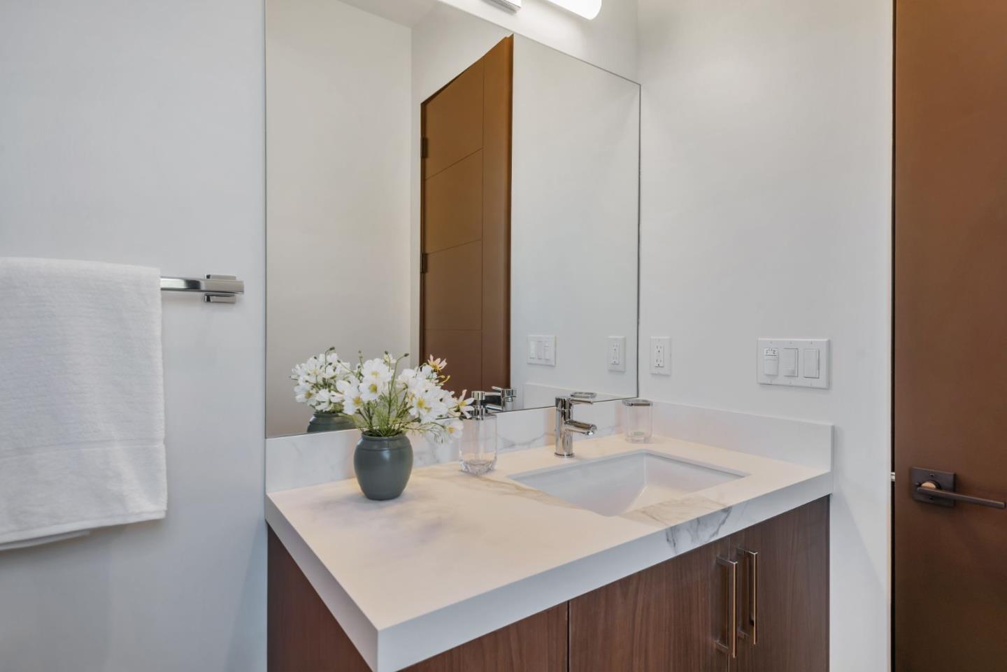 Detail Gallery Image 38 of 53 For 1019 Wilmington Way, Redwood City,  CA 94062 - 4 Beds | 3/1 Baths