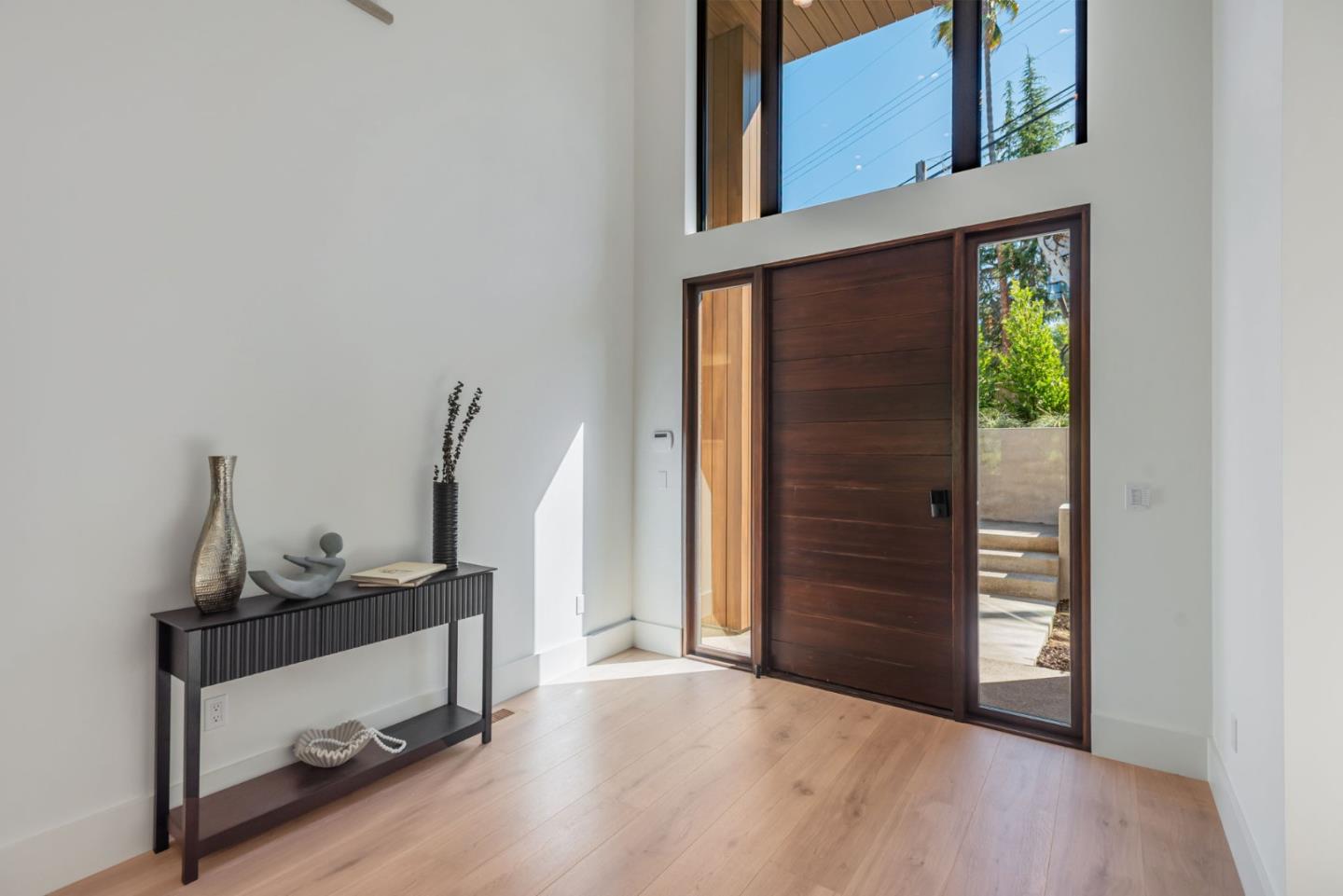 Detail Gallery Image 4 of 53 For 1019 Wilmington Way, Redwood City,  CA 94062 - 4 Beds | 3/1 Baths