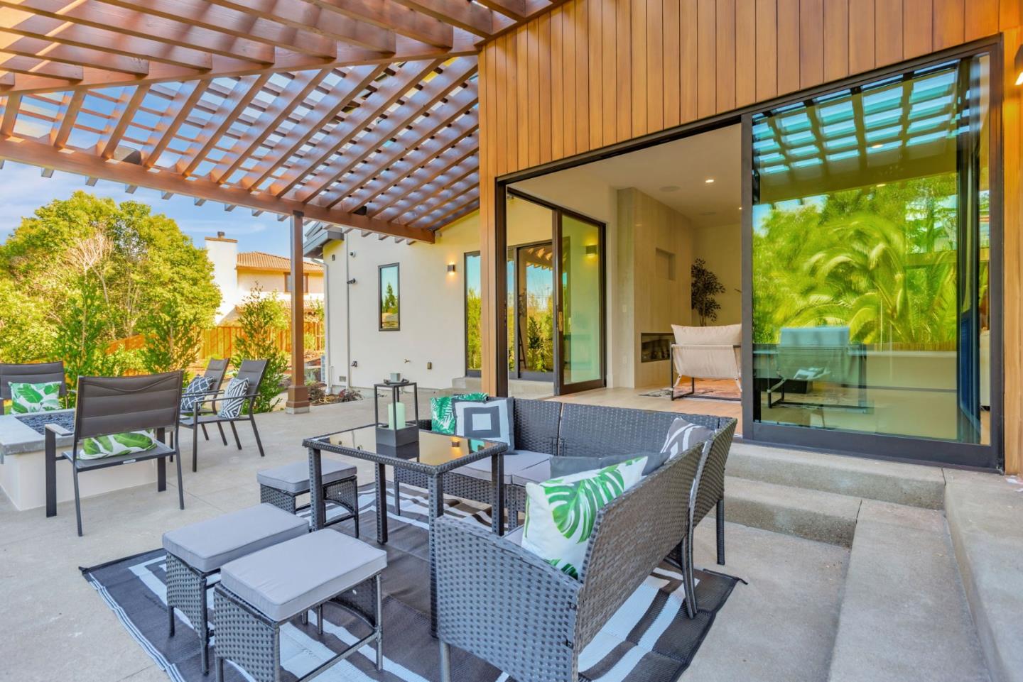 Detail Gallery Image 46 of 53 For 1019 Wilmington Way, Redwood City,  CA 94062 - 4 Beds | 3/1 Baths