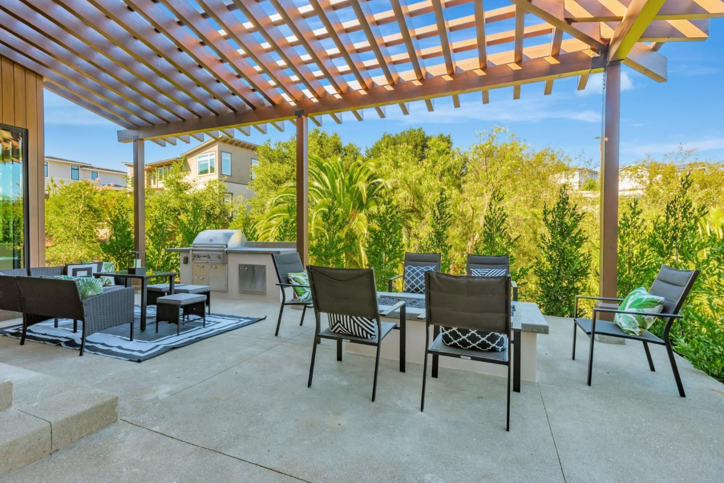 Detail Gallery Image 48 of 53 For 1019 Wilmington Way, Redwood City,  CA 94062 - 4 Beds | 3/1 Baths