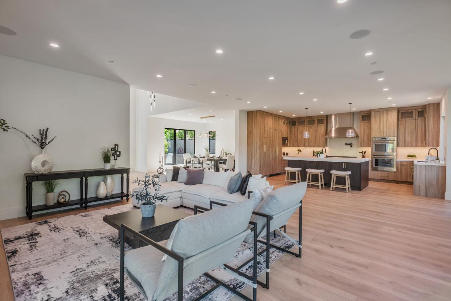 Detail Gallery Image 7 of 53 For 1019 Wilmington Way, Redwood City,  CA 94062 - 4 Beds | 3/1 Baths