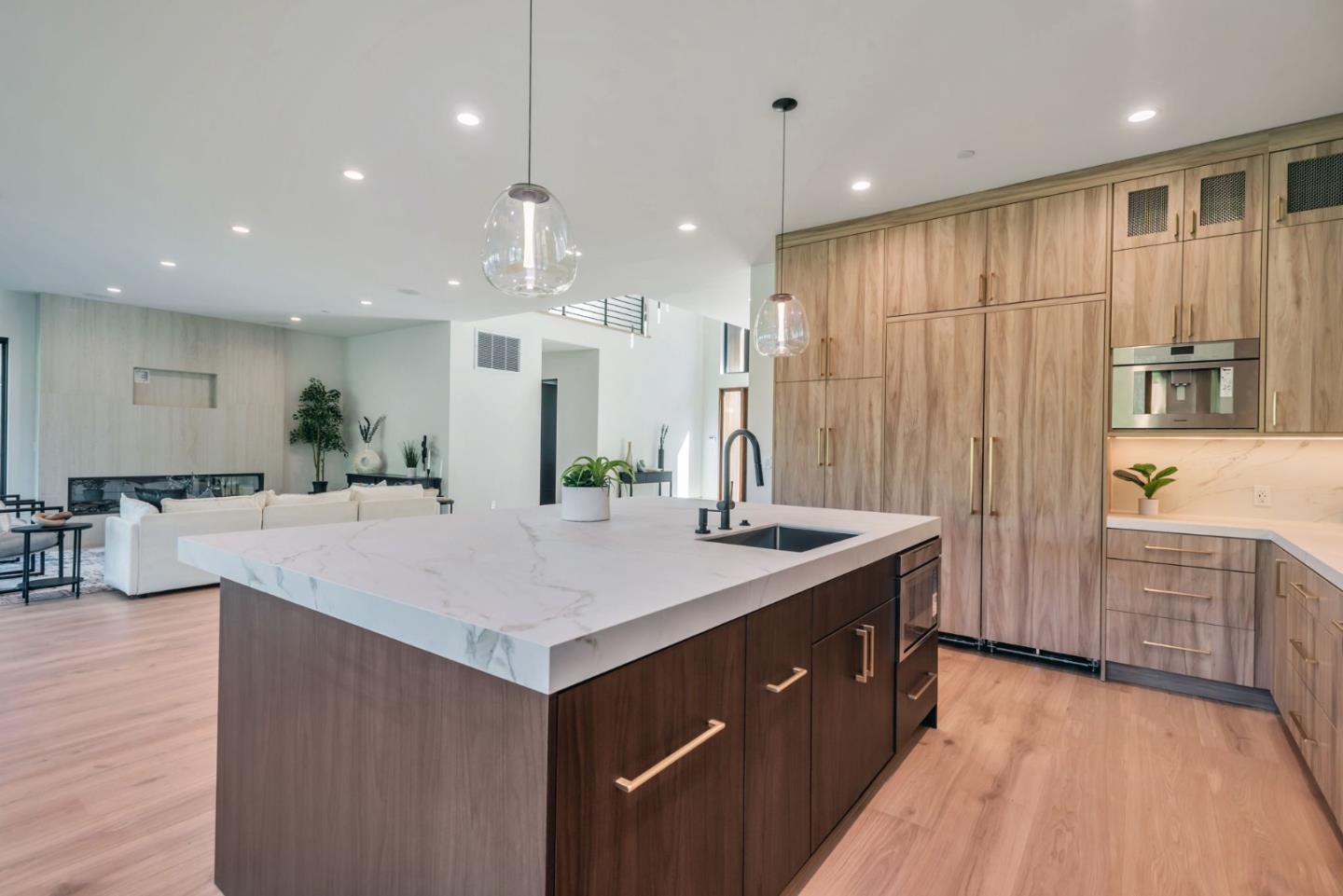 Detail Gallery Image 9 of 53 For 1019 Wilmington Way, Redwood City,  CA 94062 - 4 Beds | 3/1 Baths