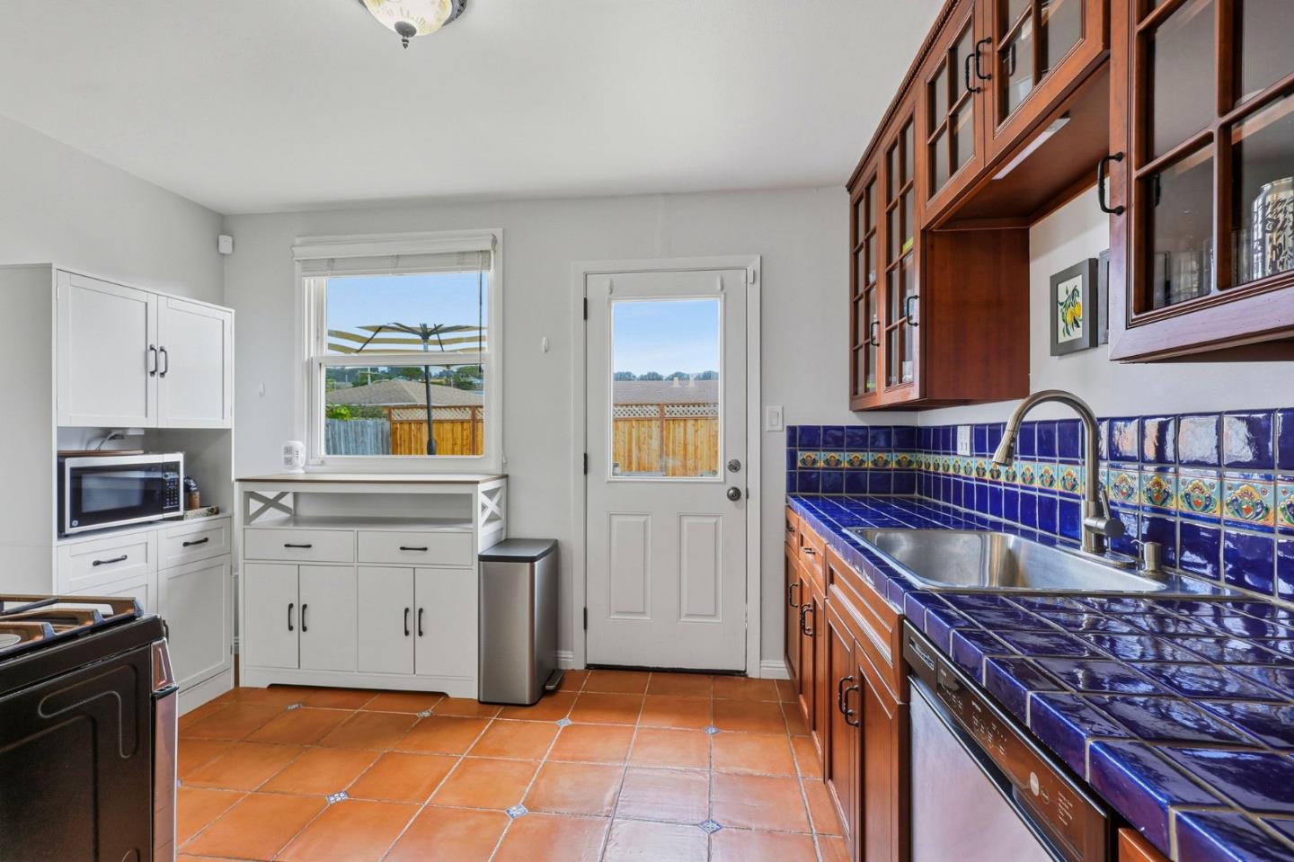 Detail Gallery Image 11 of 31 For 1127 Cervantes Way, Pacifica,  CA 94044 - 3 Beds | 1 Baths