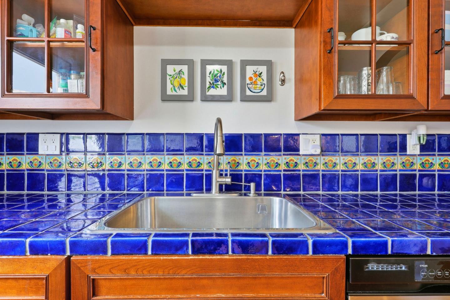 Detail Gallery Image 13 of 31 For 1127 Cervantes Way, Pacifica,  CA 94044 - 3 Beds | 1 Baths