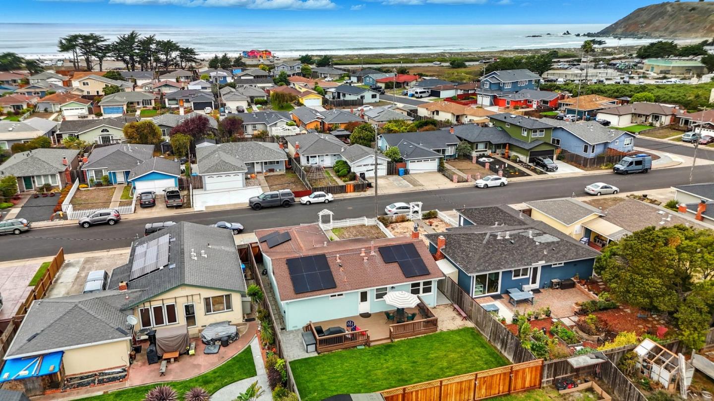 Detail Gallery Image 5 of 31 For 1127 Cervantes Way, Pacifica,  CA 94044 - 3 Beds | 1 Baths