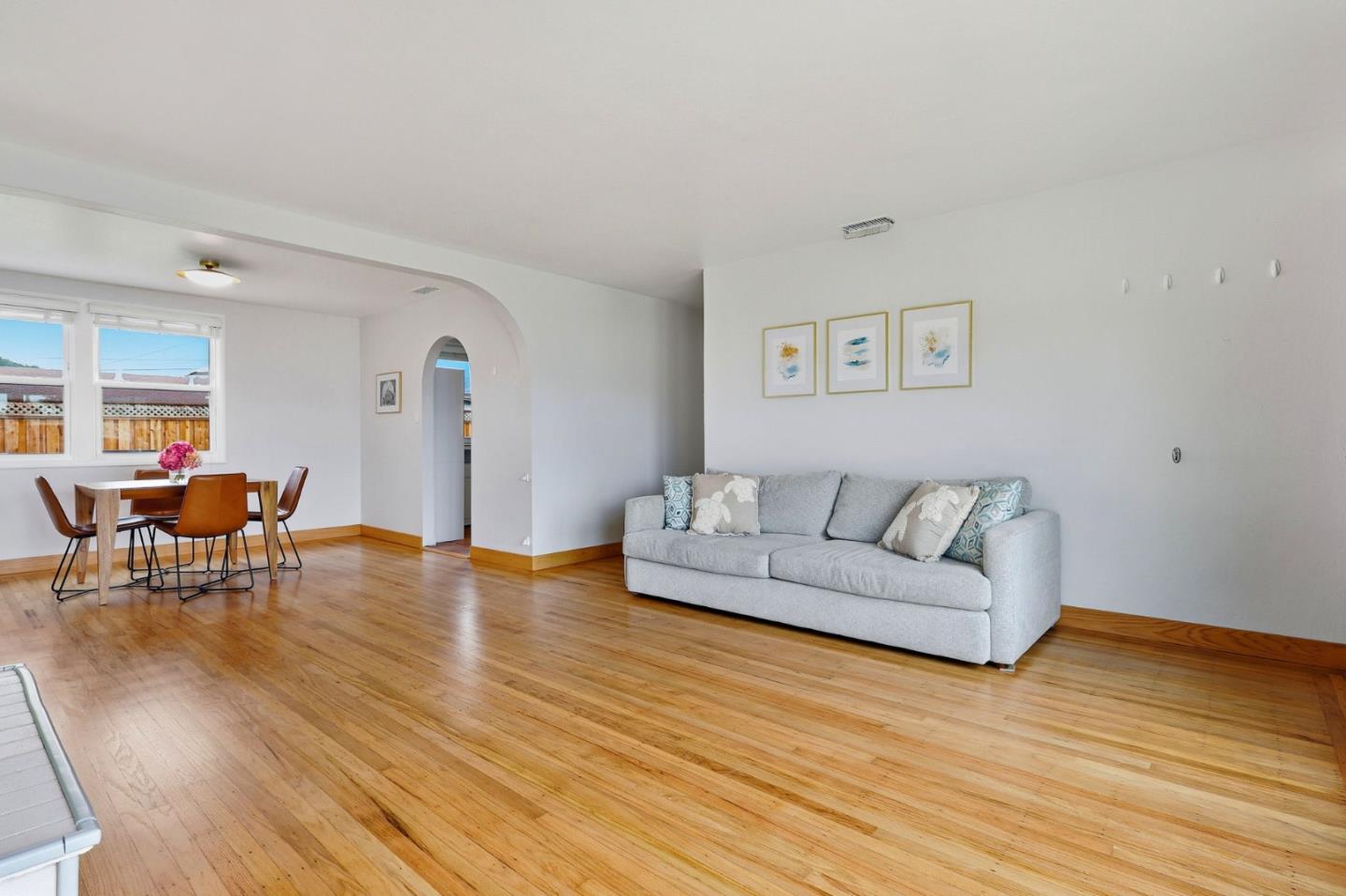 Detail Gallery Image 6 of 31 For 1127 Cervantes Way, Pacifica,  CA 94044 - 3 Beds | 1 Baths