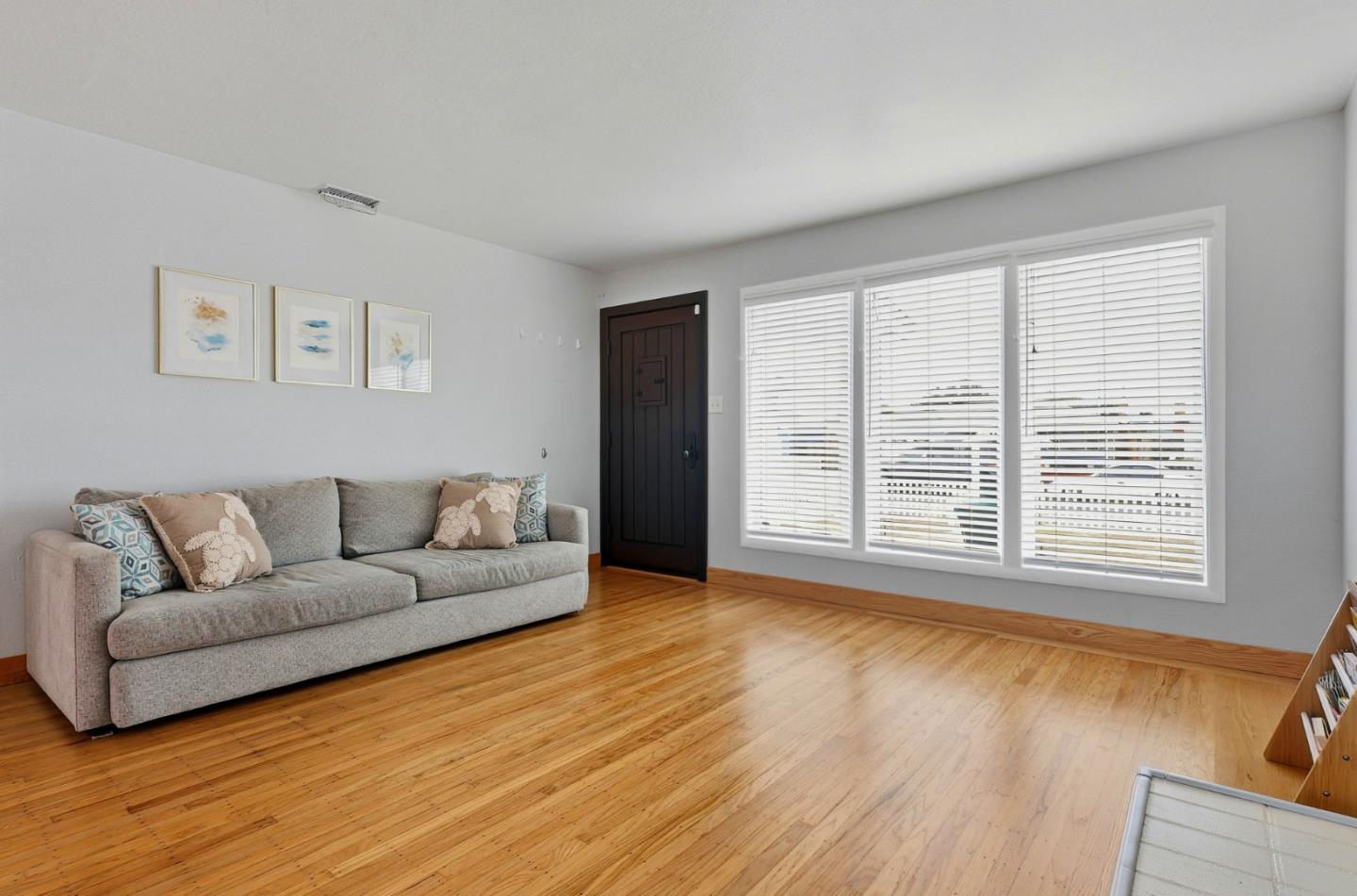 Detail Gallery Image 7 of 31 For 1127 Cervantes Way, Pacifica,  CA 94044 - 3 Beds | 1 Baths