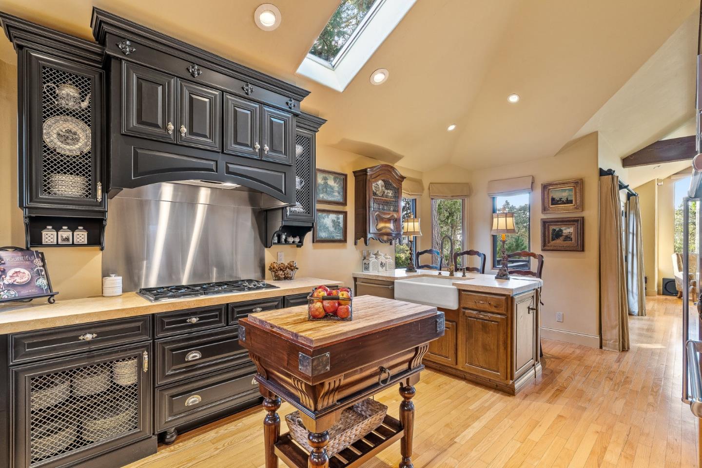 Detail Gallery Image 10 of 39 For 24584 Castro Ln, Carmel,  CA 93923 - 3 Beds | 2 Baths