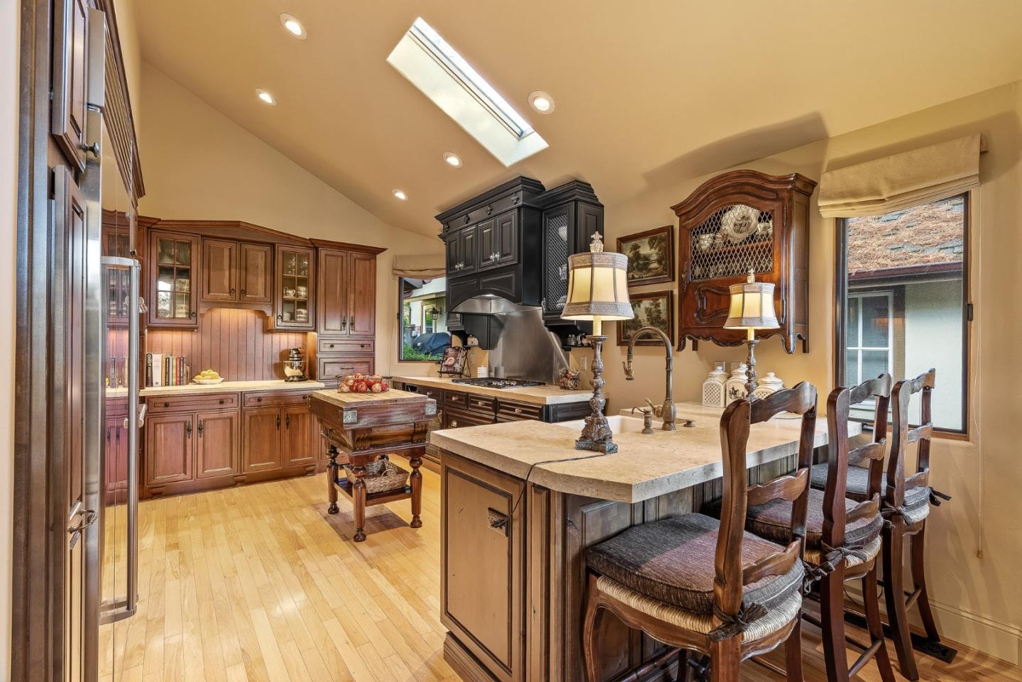 Detail Gallery Image 11 of 39 For 24584 Castro Ln, Carmel,  CA 93923 - 3 Beds | 2 Baths