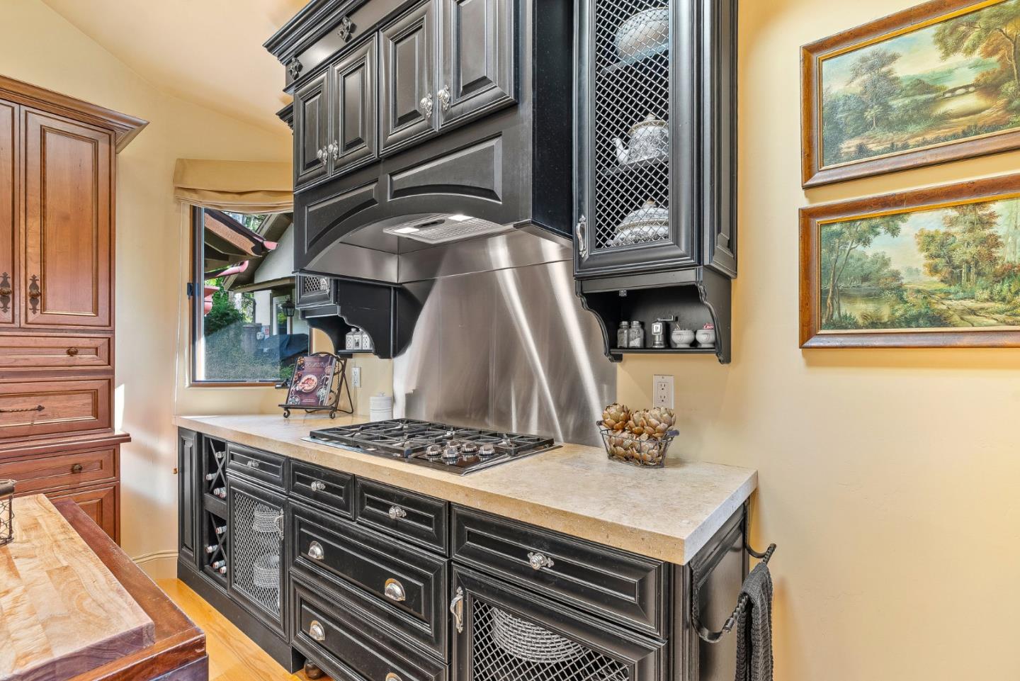 Detail Gallery Image 12 of 39 For 24584 Castro Ln, Carmel,  CA 93923 - 3 Beds | 2 Baths