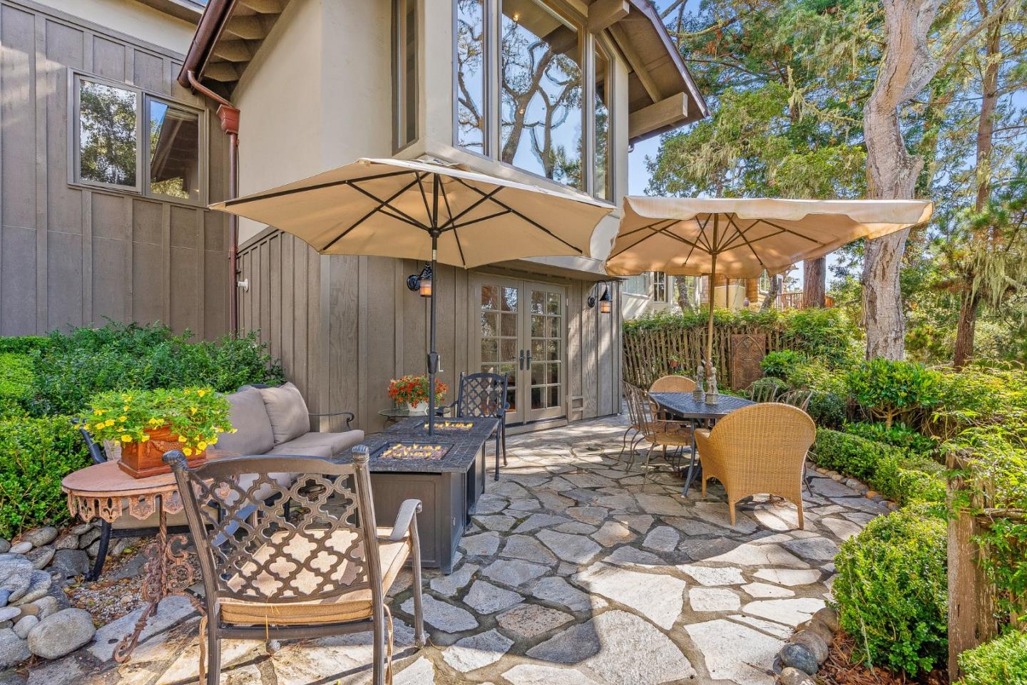 Detail Gallery Image 33 of 39 For 24584 Castro Ln, Carmel,  CA 93923 - 3 Beds | 2 Baths