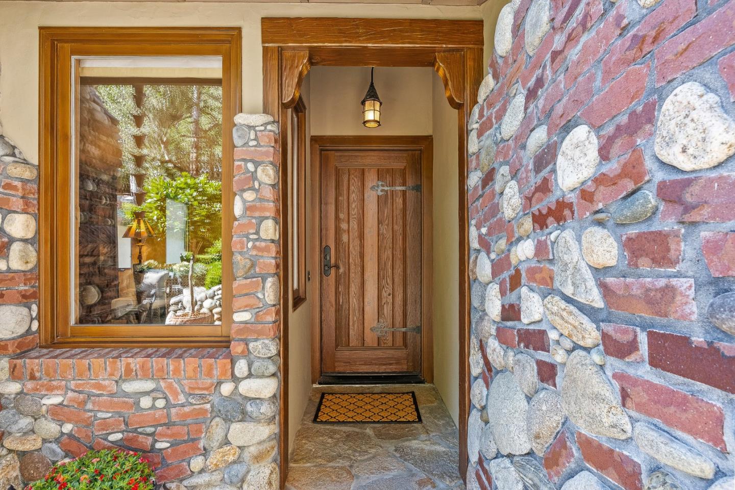 Detail Gallery Image 4 of 39 For 24584 Castro Ln, Carmel,  CA 93923 - 3 Beds | 2 Baths