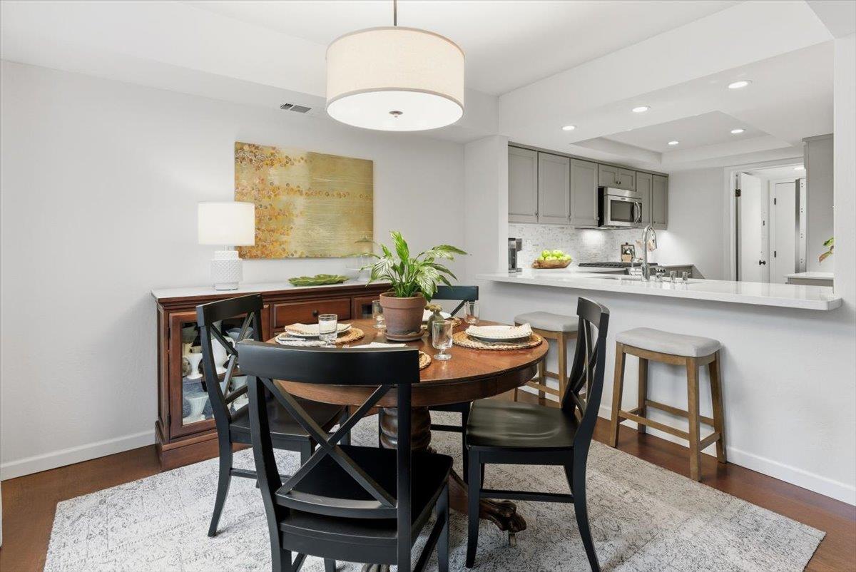 Detail Gallery Image 11 of 52 For 1126 Cherryview Ln, San Jose,  CA 95118 - 3 Beds | 2/1 Baths