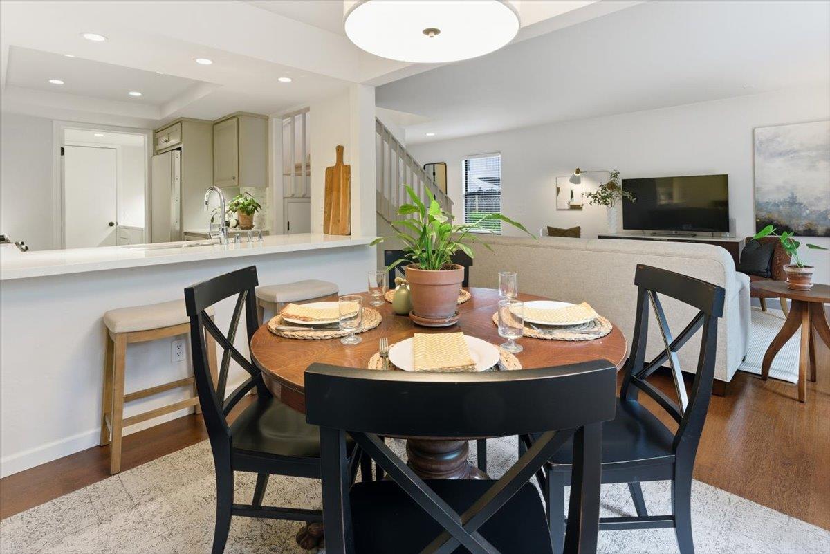 Detail Gallery Image 12 of 52 For 1126 Cherryview Ln, San Jose,  CA 95118 - 3 Beds | 2/1 Baths