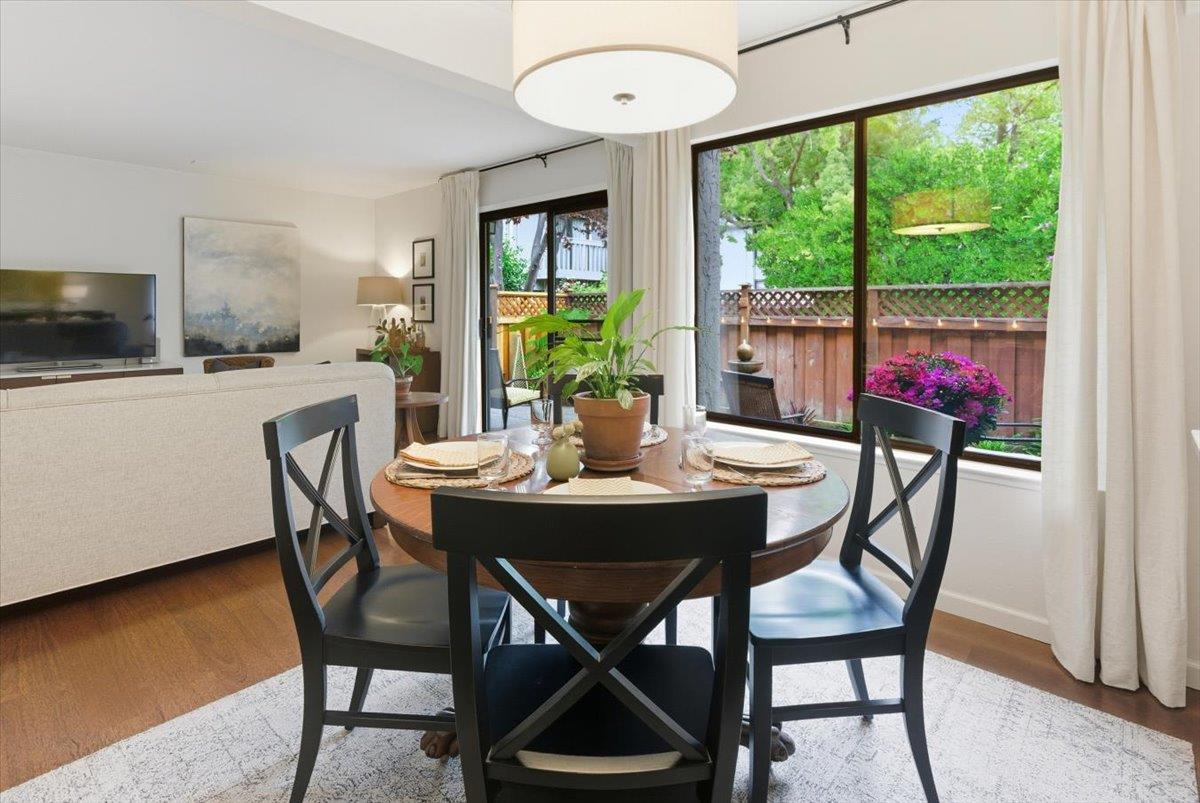 Detail Gallery Image 13 of 52 For 1126 Cherryview Ln, San Jose,  CA 95118 - 3 Beds | 2/1 Baths