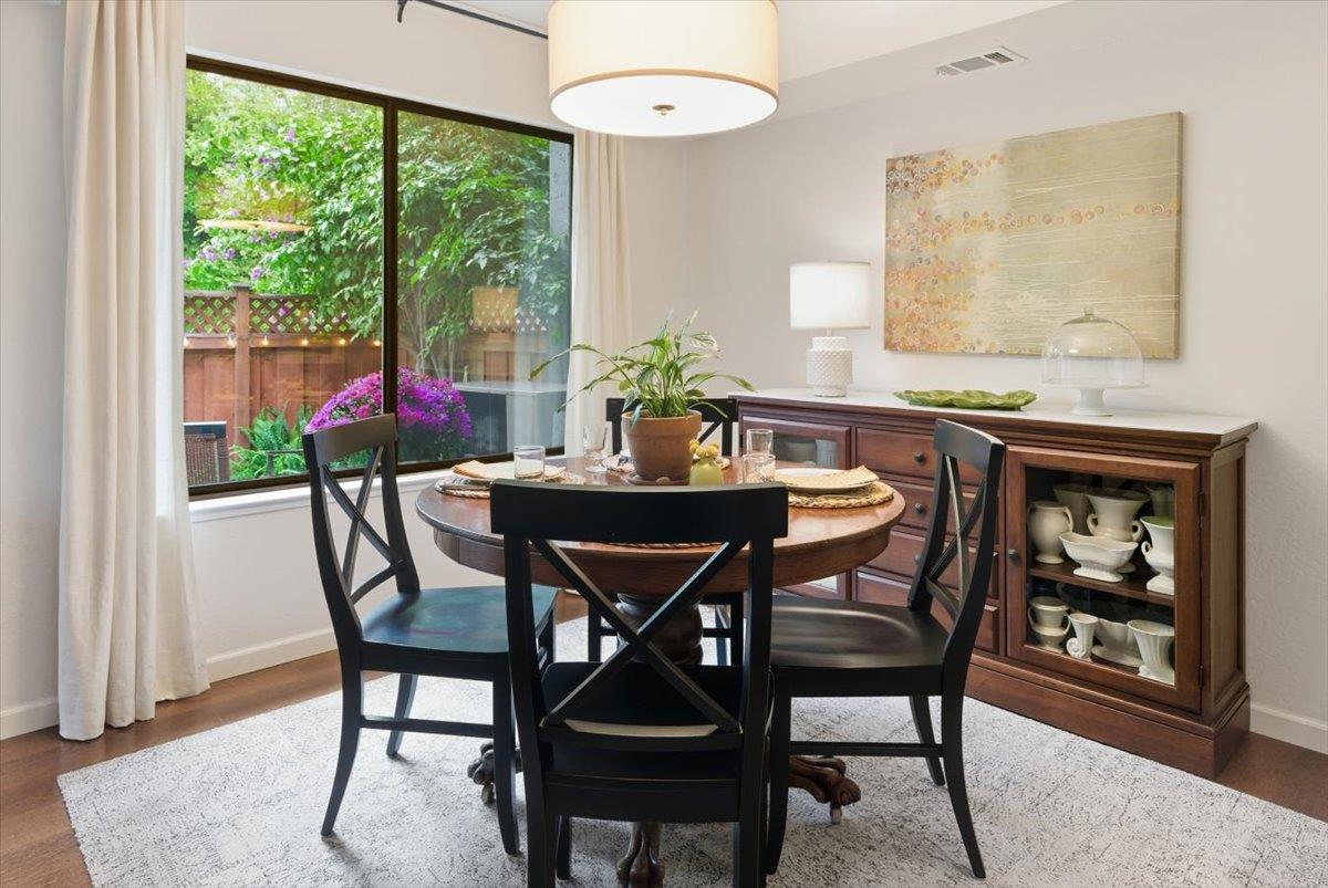 Detail Gallery Image 14 of 52 For 1126 Cherryview Ln, San Jose,  CA 95118 - 3 Beds | 2/1 Baths