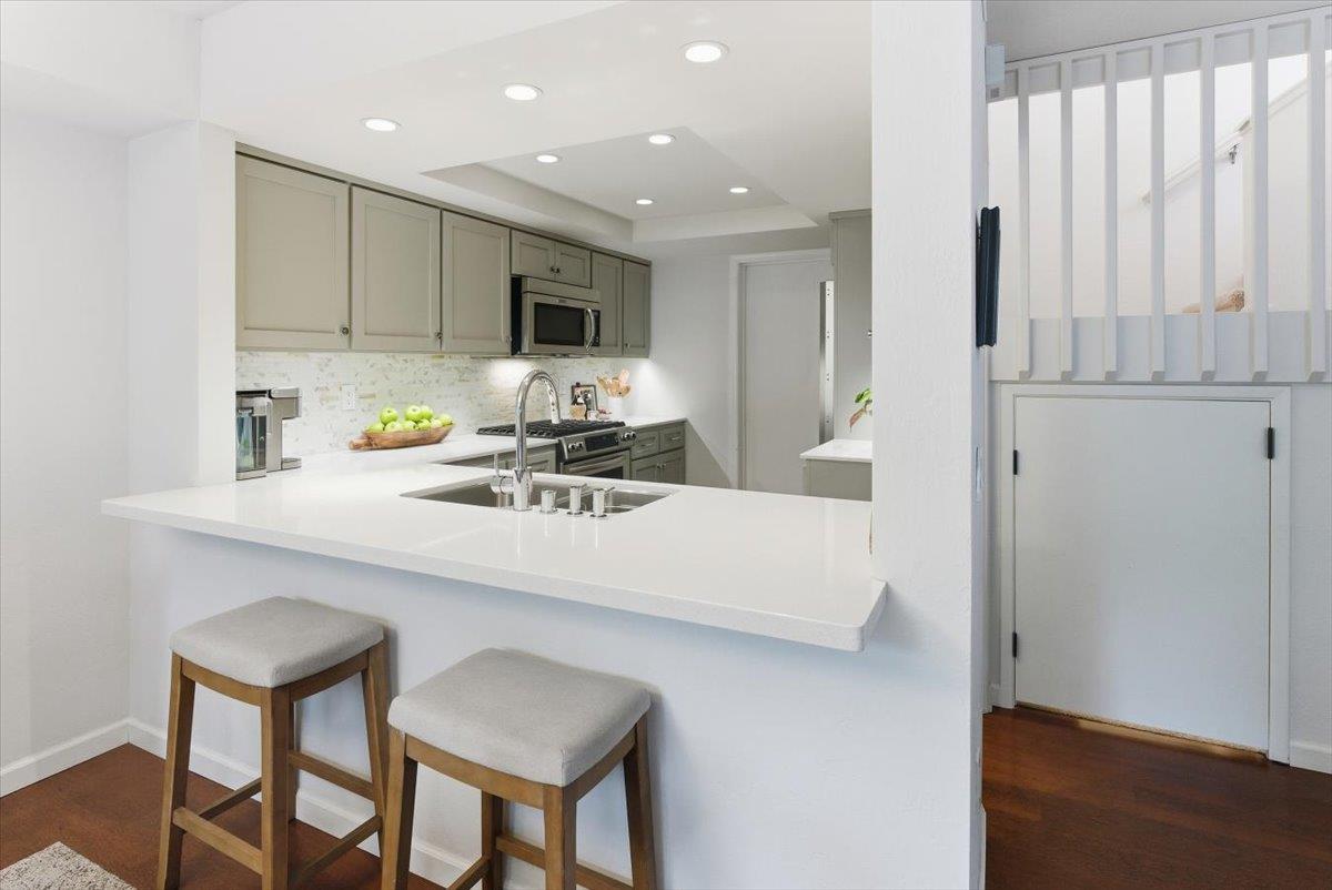 Detail Gallery Image 15 of 52 For 1126 Cherryview Ln, San Jose,  CA 95118 - 3 Beds | 2/1 Baths