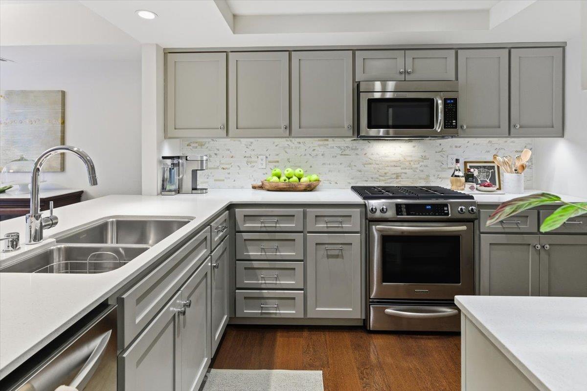 Detail Gallery Image 16 of 52 For 1126 Cherryview Ln, San Jose,  CA 95118 - 3 Beds | 2/1 Baths