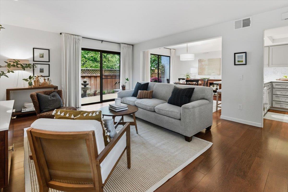 Detail Gallery Image 7 of 52 For 1126 Cherryview Ln, San Jose,  CA 95118 - 3 Beds | 2/1 Baths