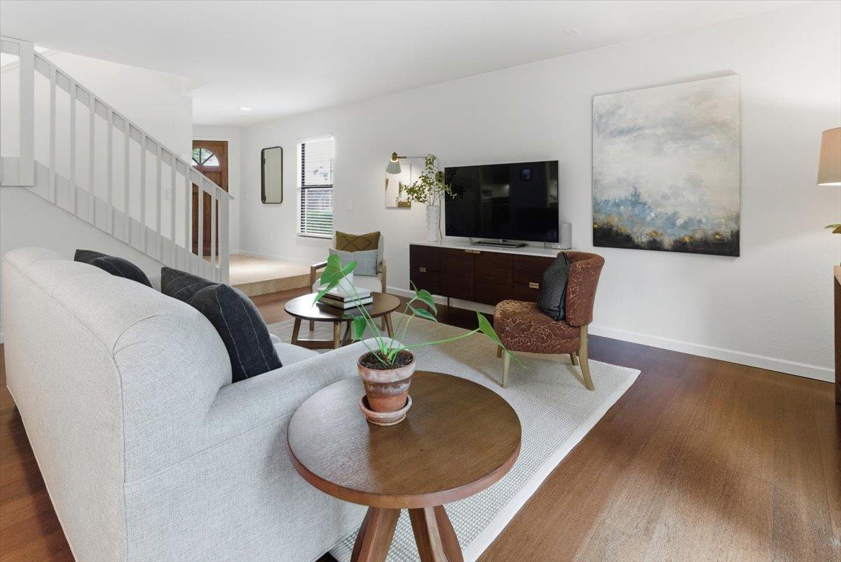 Detail Gallery Image 9 of 52 For 1126 Cherryview Ln, San Jose,  CA 95118 - 3 Beds | 2/1 Baths