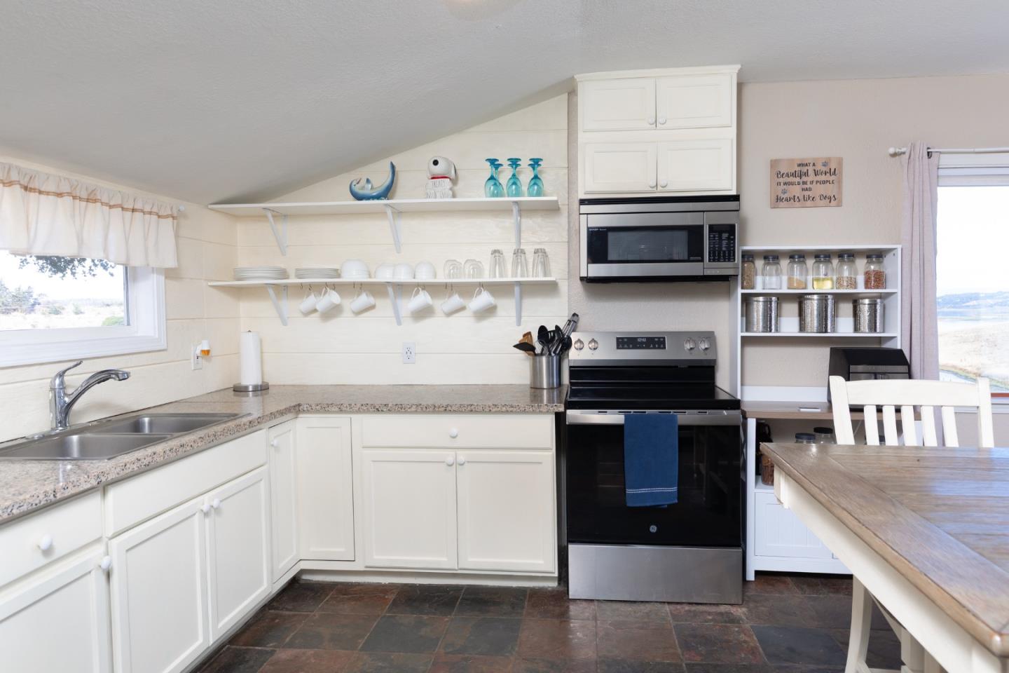 Detail Gallery Image 19 of 31 For 13265 Avila Rd, Moss Landing,  CA 95039 - 2 Beds | 1 Baths