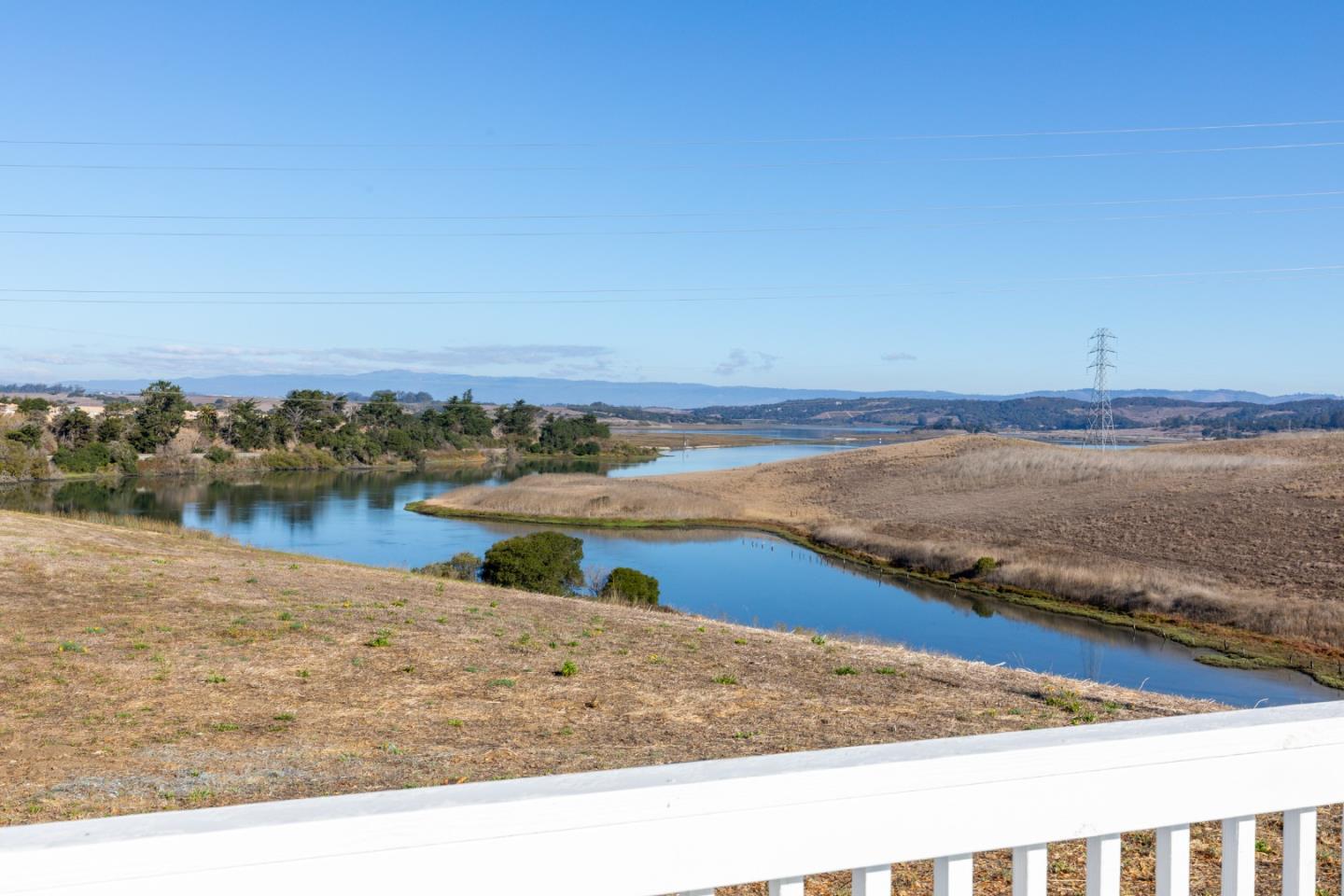 Detail Gallery Image 4 of 31 For 13265 Avila Rd, Moss Landing,  CA 95039 - 2 Beds | 1 Baths