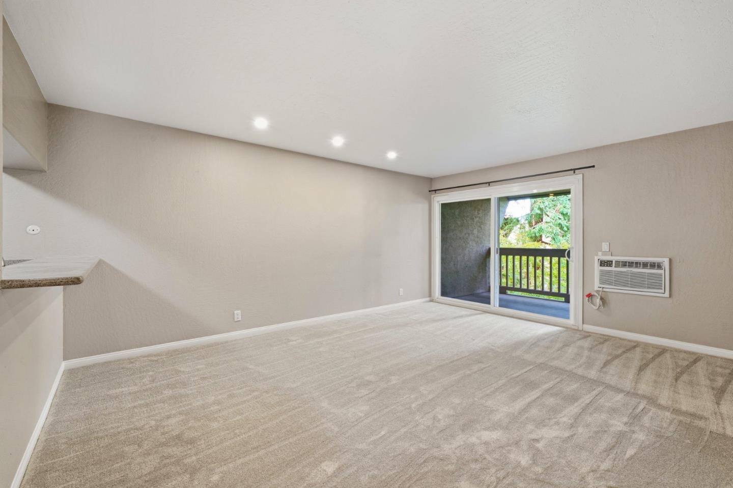 Detail Gallery Image 3 of 29 For 1085 Murrieta Blvd #324,  Livermore,  CA 94550 - 1 Beds | 1 Baths