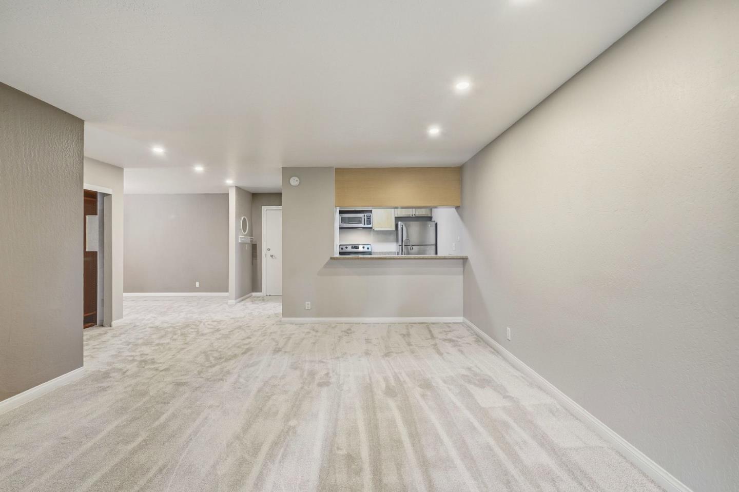 Detail Gallery Image 4 of 29 For 1085 Murrieta Blvd #324,  Livermore,  CA 94550 - 1 Beds | 1 Baths