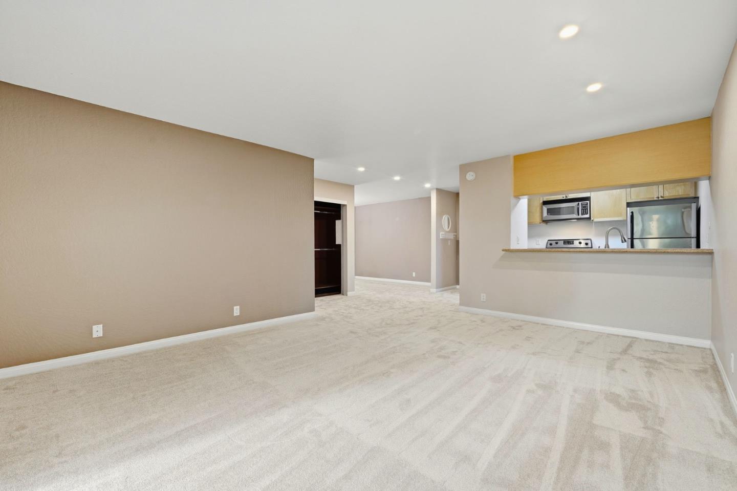 Detail Gallery Image 6 of 29 For 1085 Murrieta Blvd #324,  Livermore,  CA 94550 - 1 Beds | 1 Baths