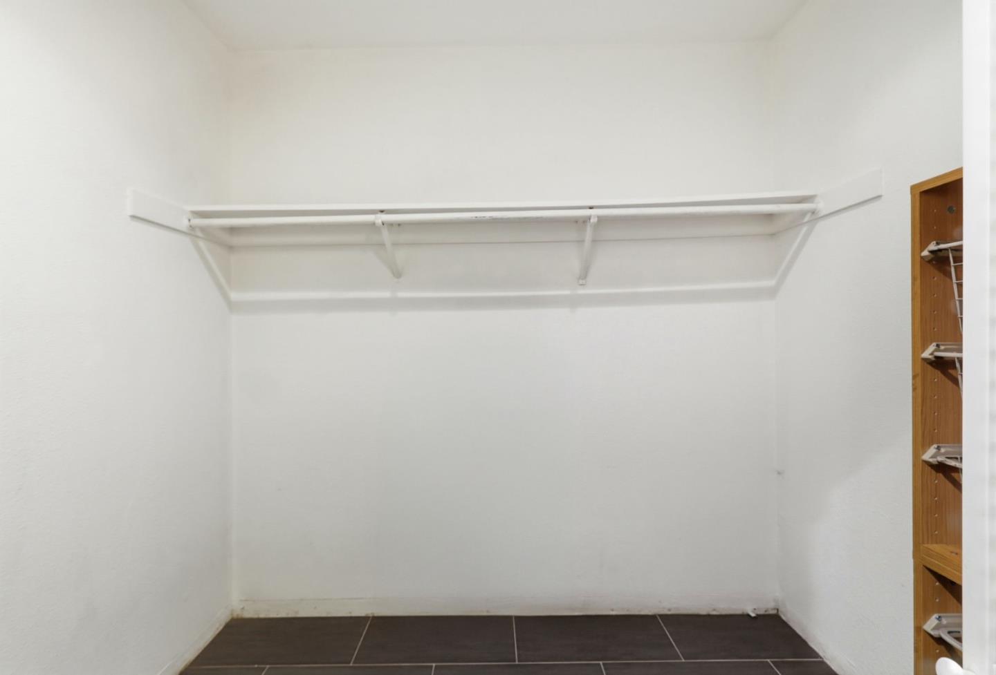 Detail Gallery Image 15 of 27 For 4925 Flat Rock Cir, San Jose,  CA 95136 - 3 Beds | 2/1 Baths