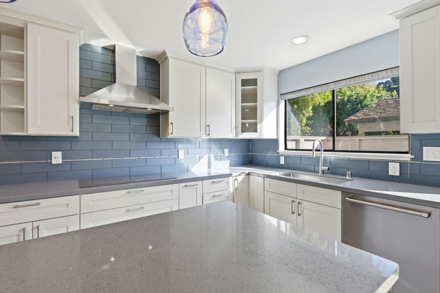 Detail Gallery Image 9 of 27 For 4925 Flat Rock Cir, San Jose,  CA 95136 - 3 Beds | 2/1 Baths