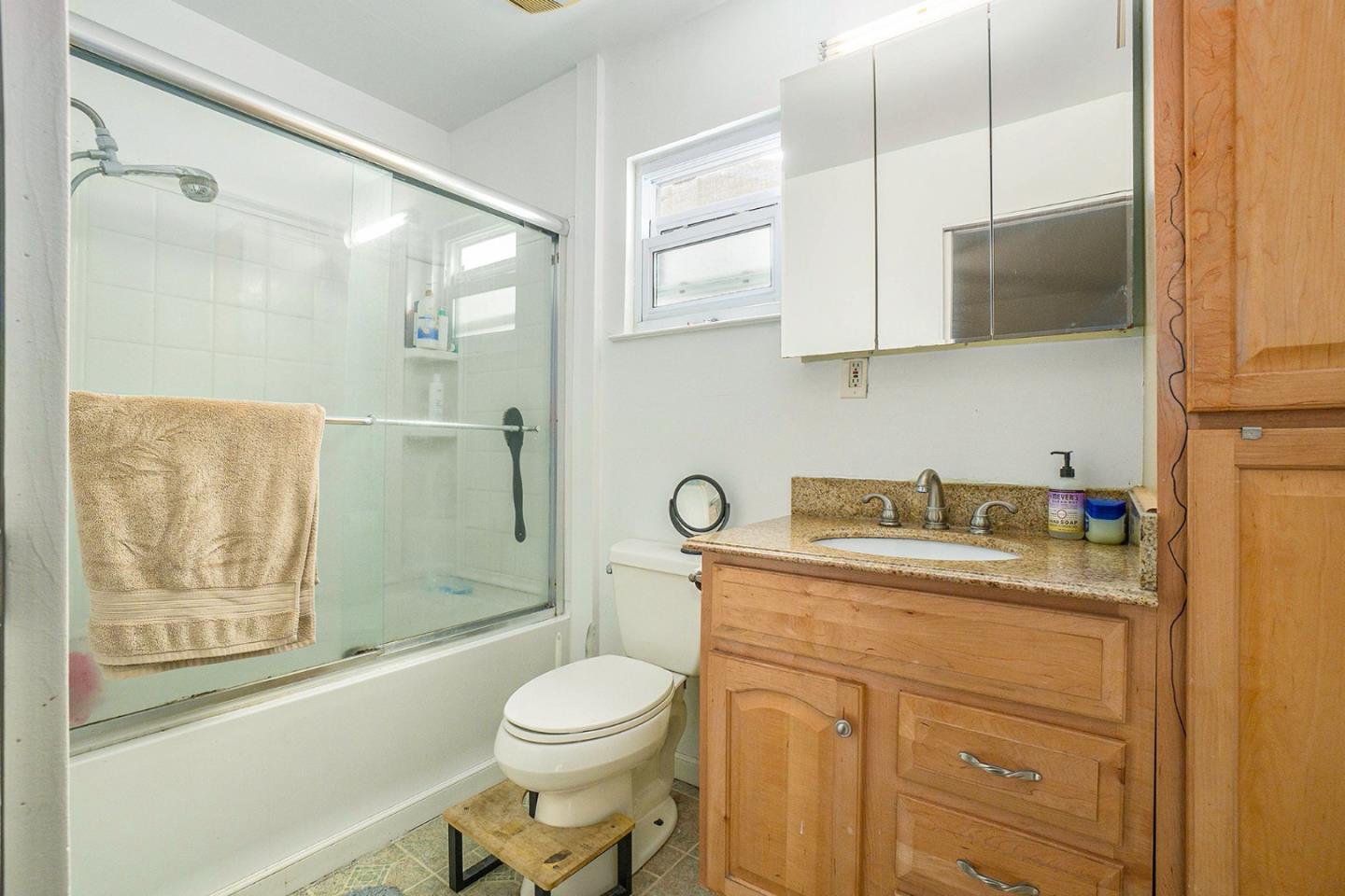 Detail Gallery Image 13 of 18 For 3556 Vancouver Way, Concord,  CA 94520 - 4 Beds | 2 Baths