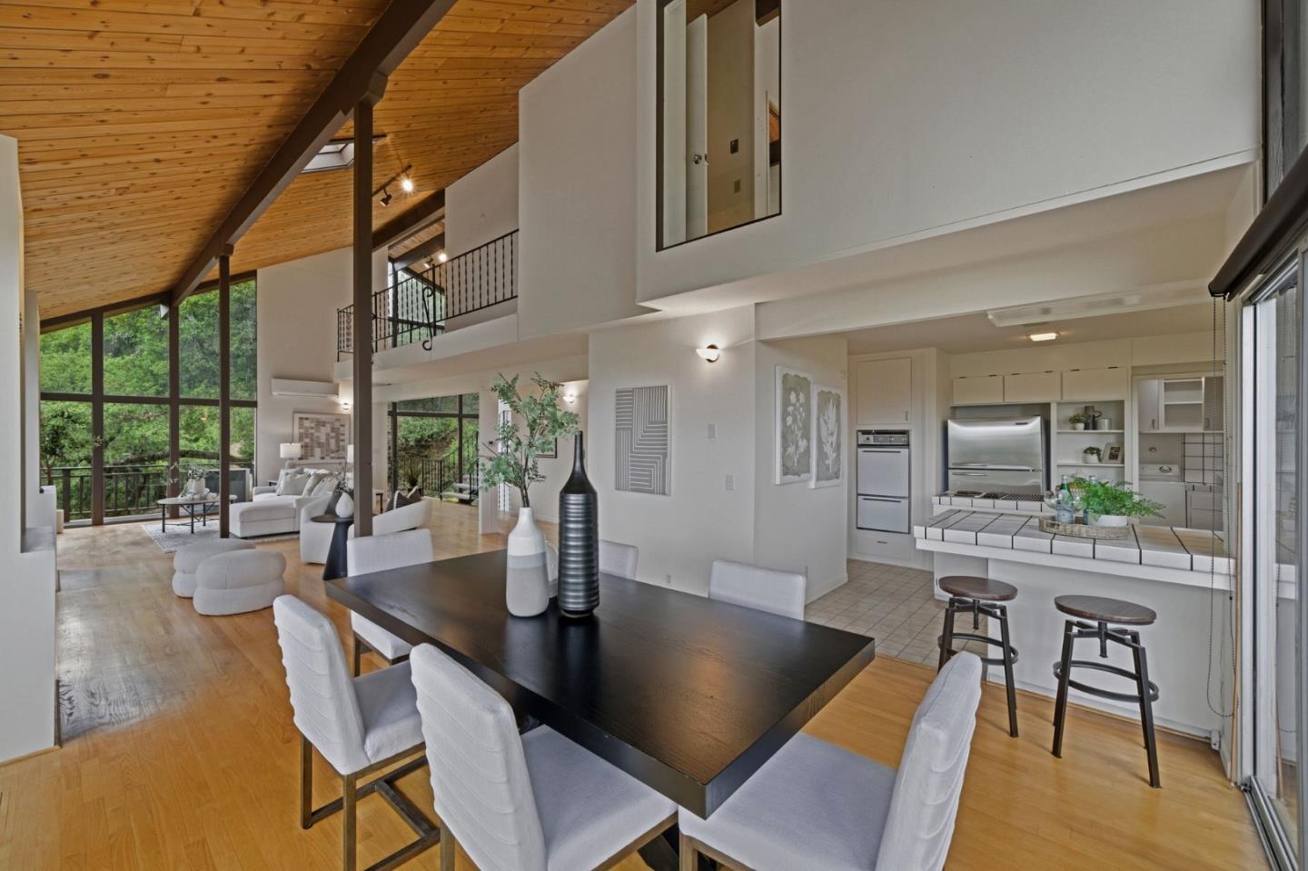 Detail Gallery Image 12 of 75 For 435 Golden Oak Dr, Portola Valley,  CA 94028 - 4 Beds | 3/1 Baths