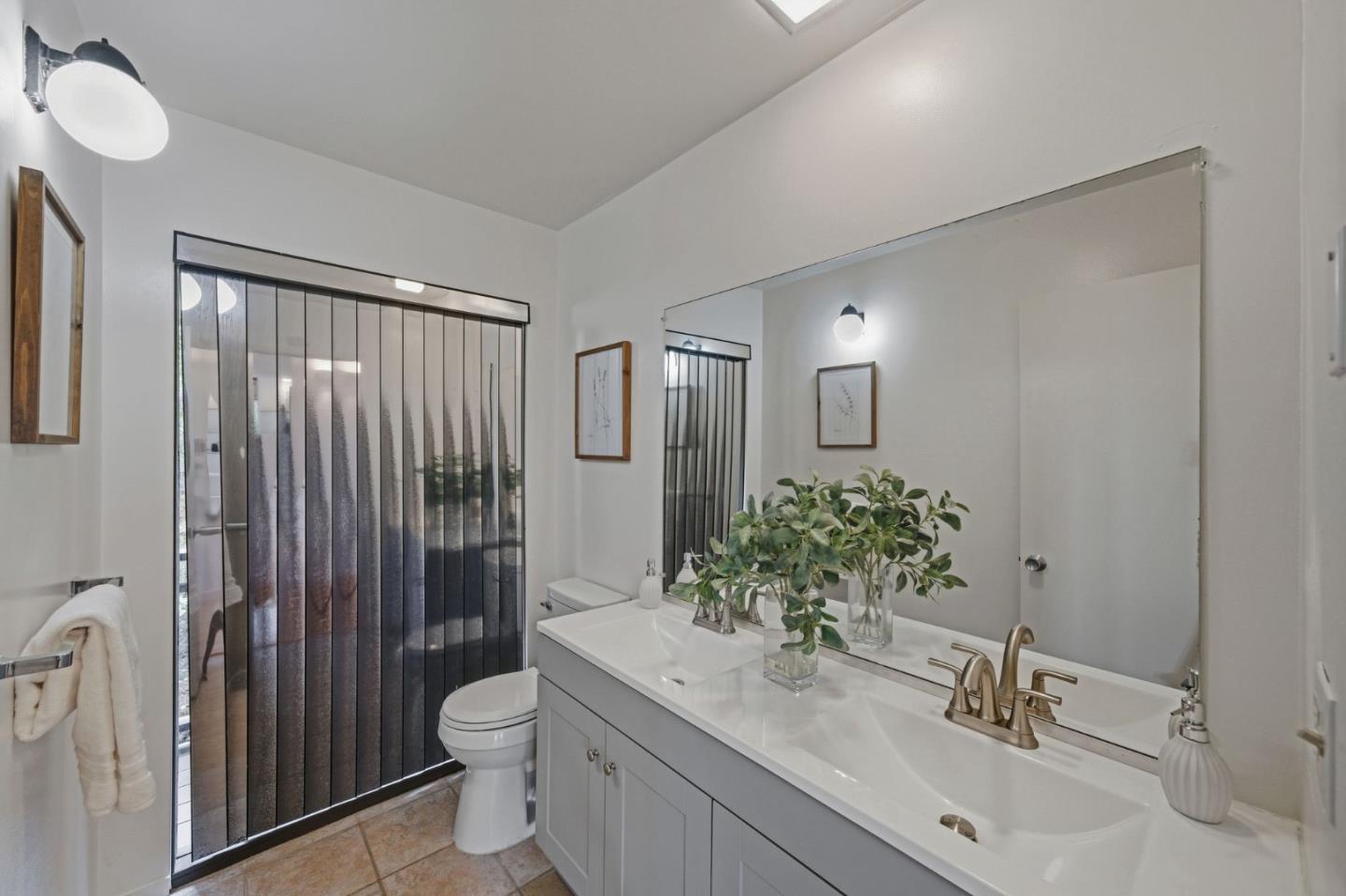 Detail Gallery Image 21 of 75 For 435 Golden Oak Dr, Portola Valley,  CA 94028 - 4 Beds | 3/1 Baths