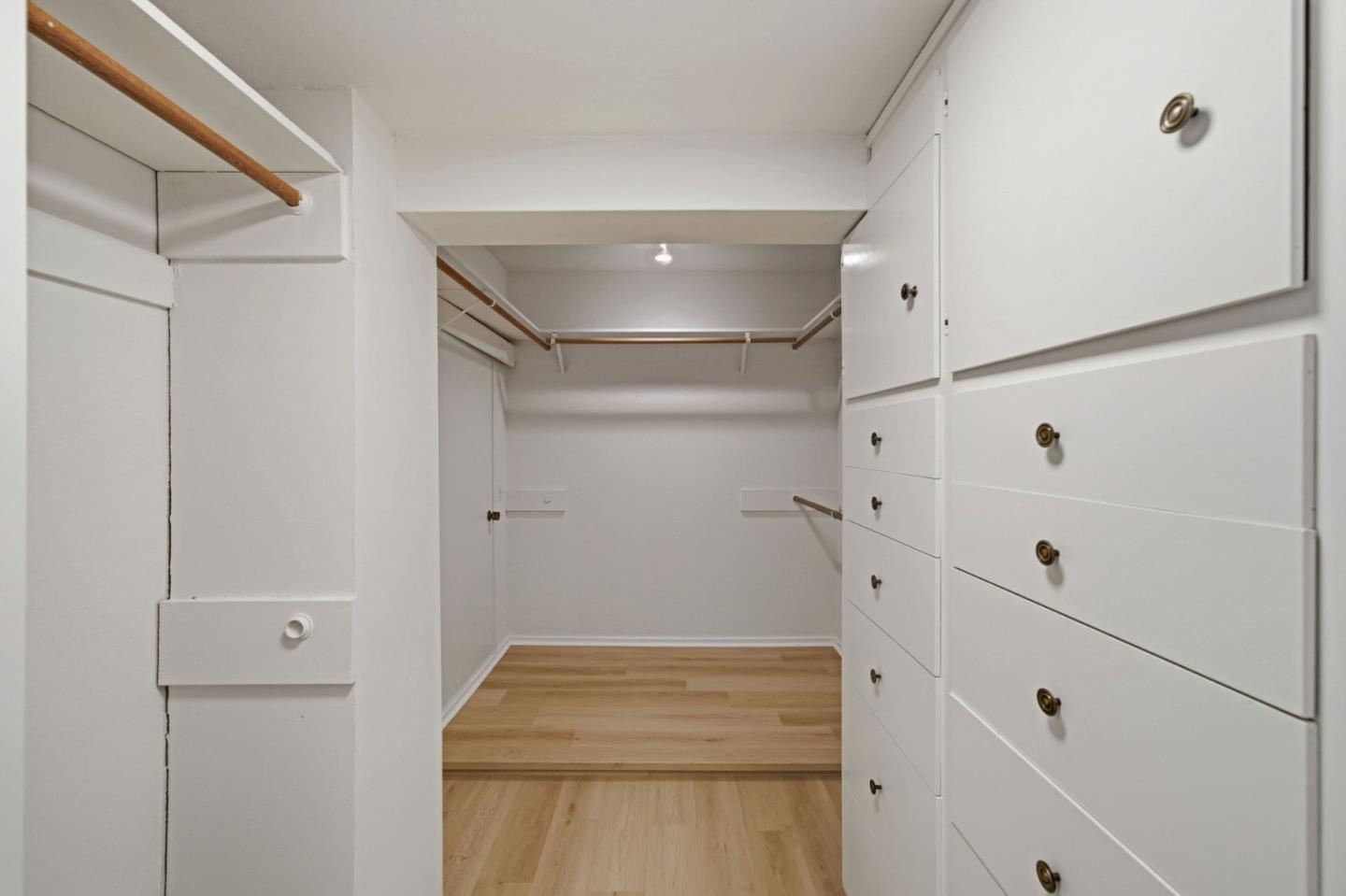 Detail Gallery Image 37 of 75 For 435 Golden Oak Dr, Portola Valley,  CA 94028 - 4 Beds | 3/1 Baths