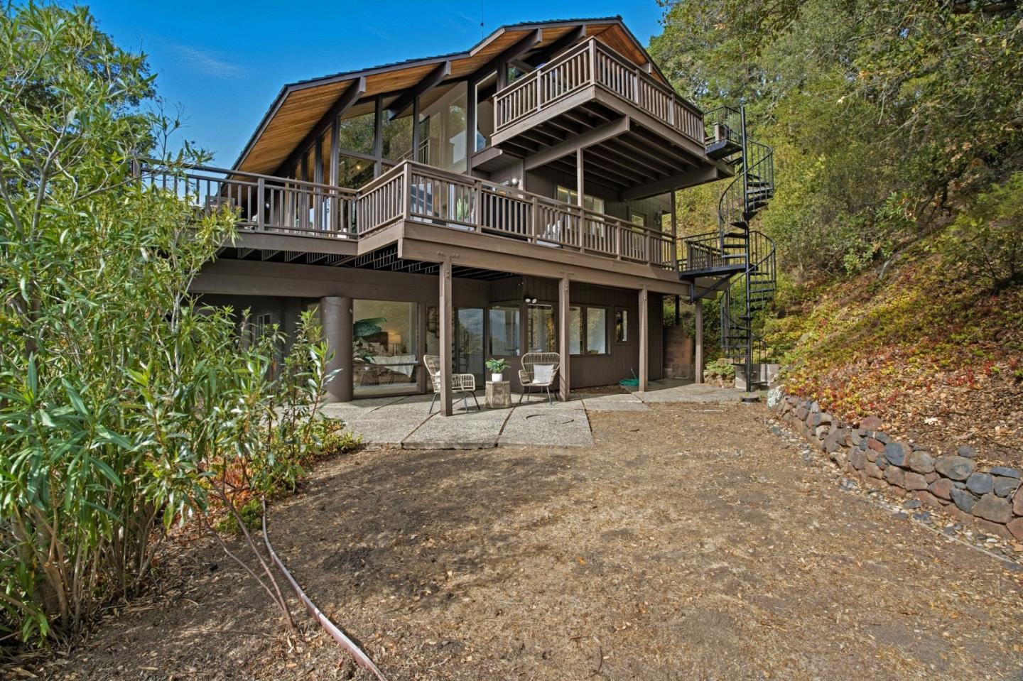 Detail Gallery Image 44 of 75 For 435 Golden Oak Dr, Portola Valley,  CA 94028 - 4 Beds | 3/1 Baths