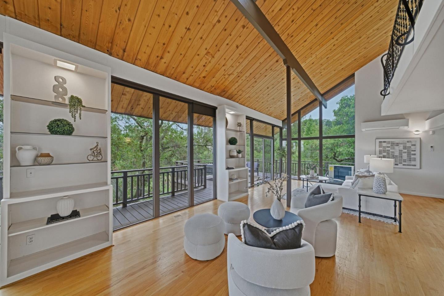 Detail Gallery Image 8 of 75 For 435 Golden Oak Dr, Portola Valley,  CA 94028 - 4 Beds | 3/1 Baths