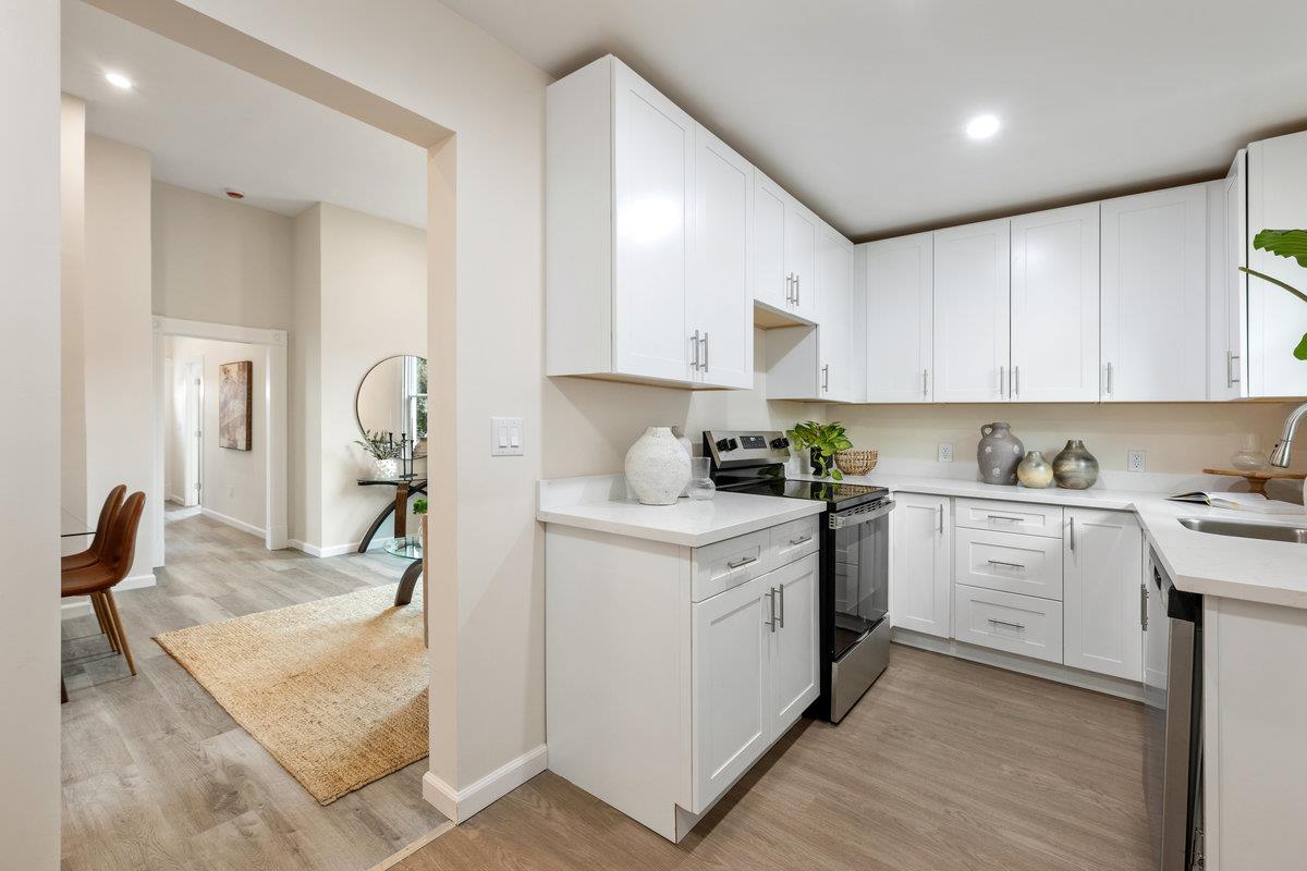 Detail Gallery Image 10 of 40 For 360 Laidley St, San Francisco,  CA 94131 - 4 Beds | 2 Baths