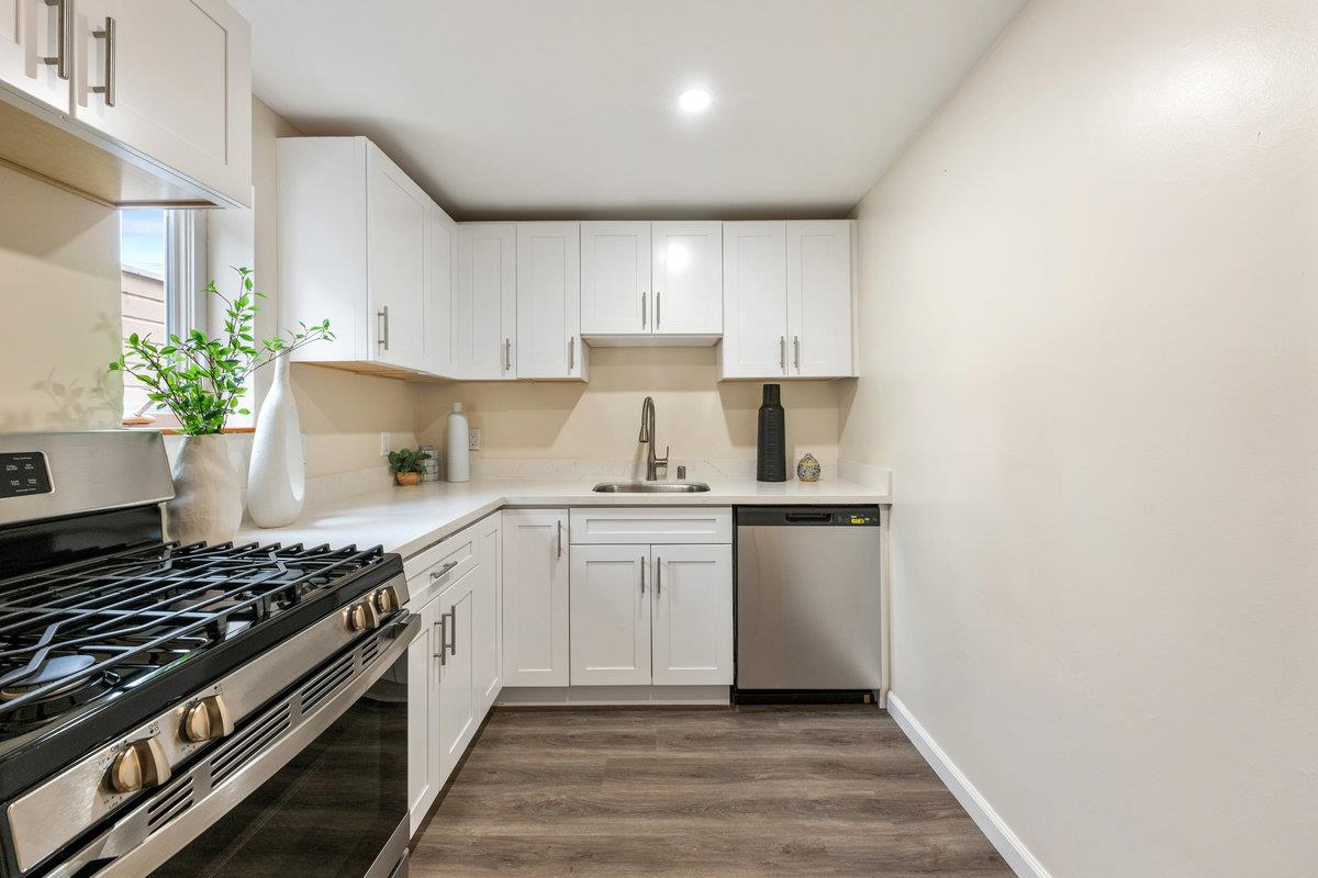 Detail Gallery Image 27 of 40 For 360 Laidley St, San Francisco,  CA 94131 - 4 Beds | 2 Baths