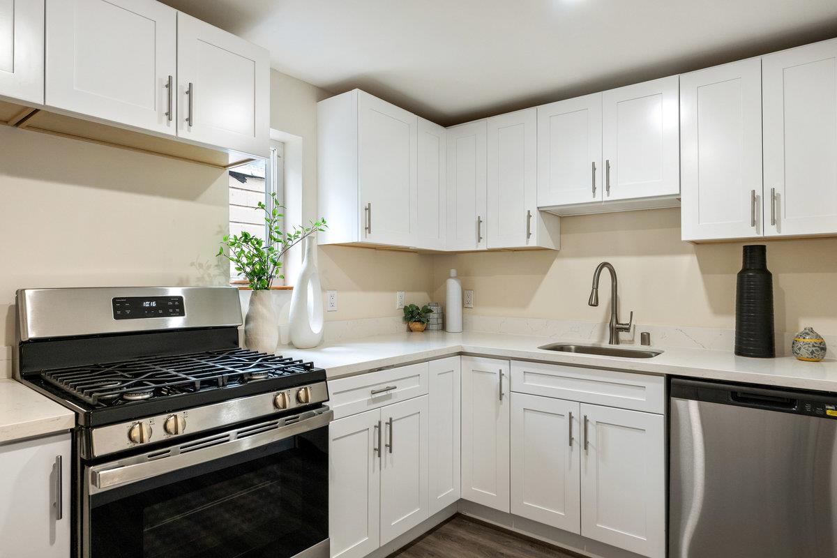 Detail Gallery Image 28 of 40 For 360 Laidley St, San Francisco,  CA 94131 - 4 Beds | 2 Baths